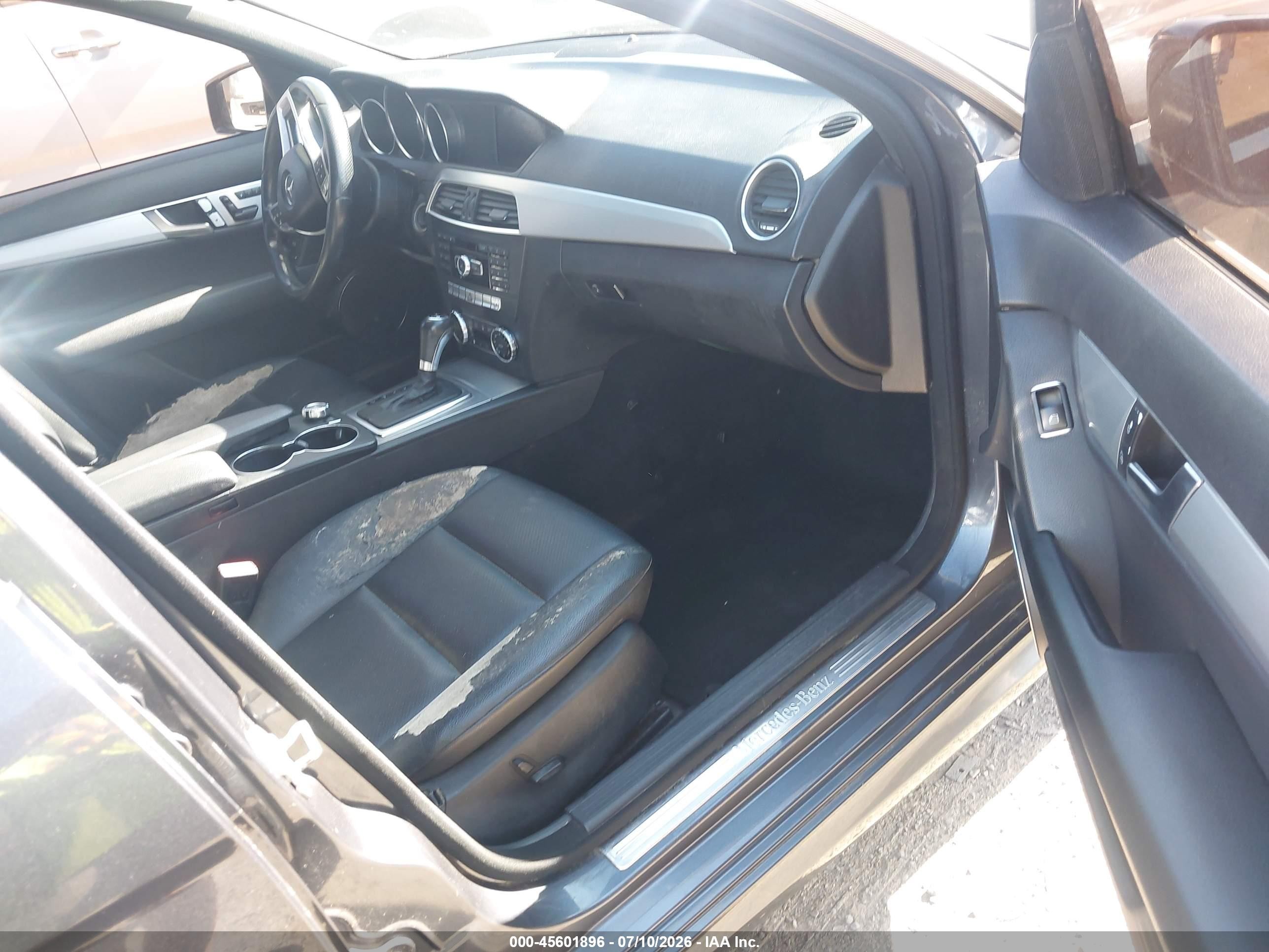 2013 Mercedes-benz C 250 Sport Серый vin: WDDGF4HB0DR273781