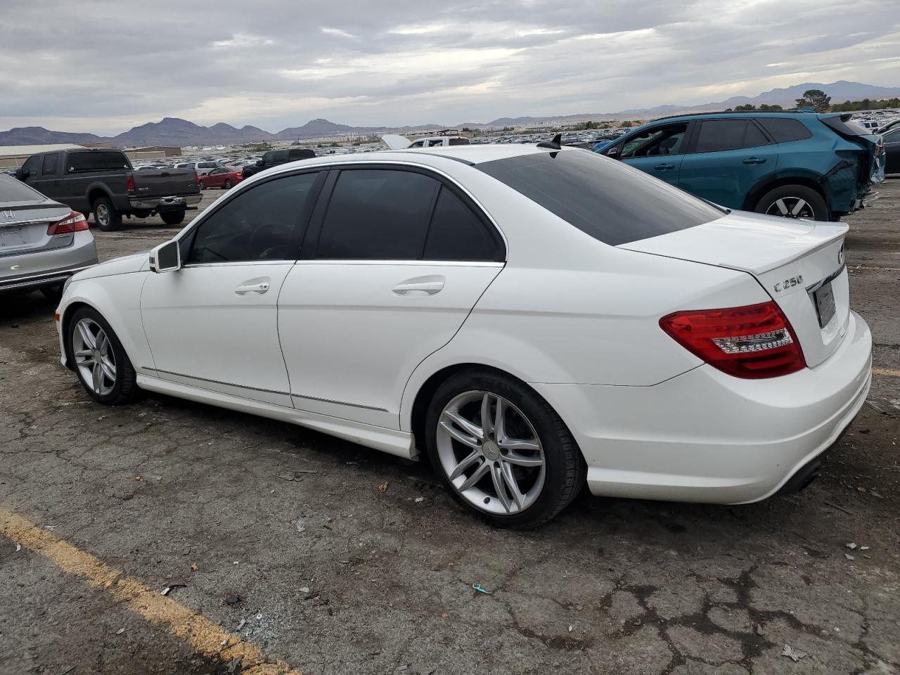 2013 Mercedes-benz C 250 White vin: WDDGF4HB0DR275014