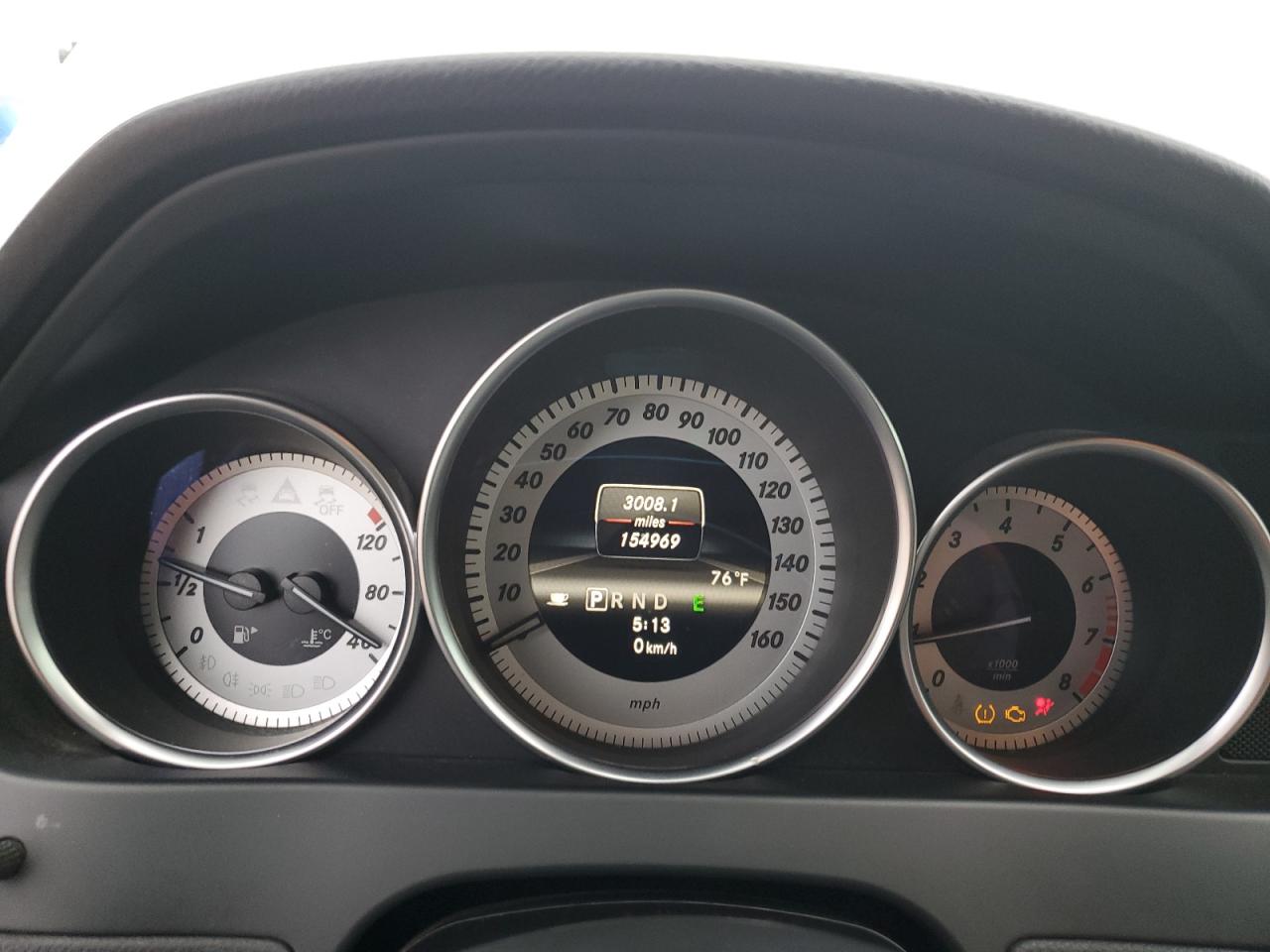 2013 Mercedes-benz C 250 White vin: WDDGF4HB0DR275014