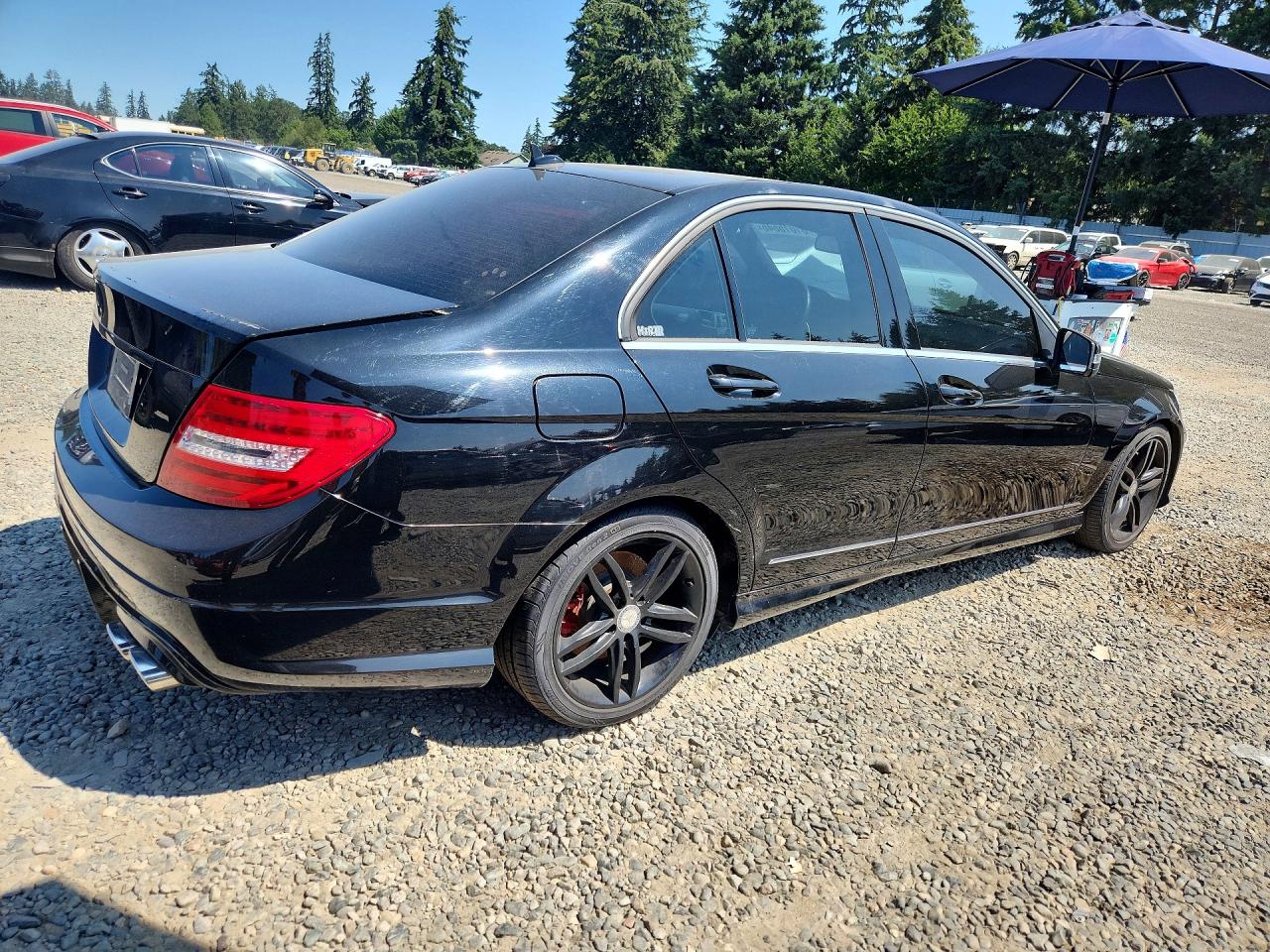 2013 Mercedes-benz C 250 Черный vin: WDDGF4HB0DR286904