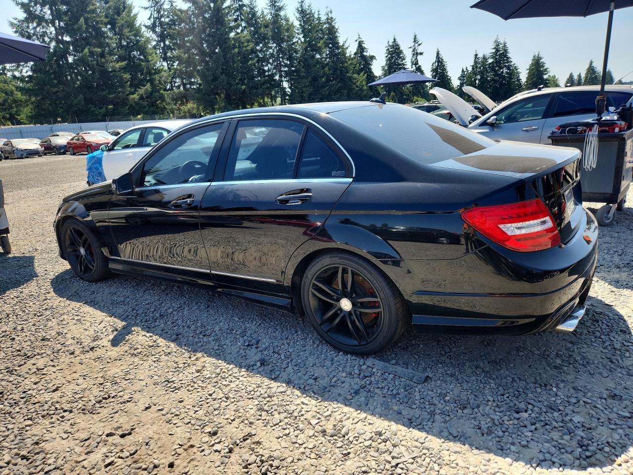 2013 Mercedes-benz C 250 Черный vin: WDDGF4HB0DR286904