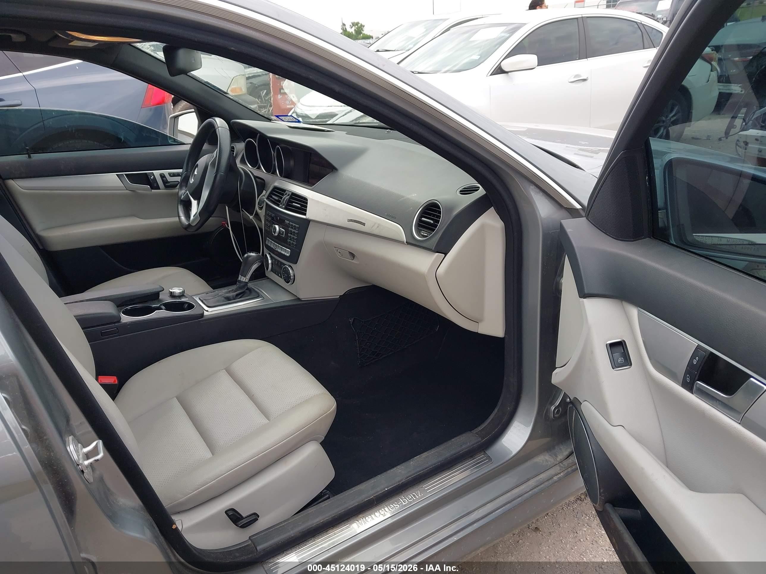 2013 Mercedes-benz C 250 Sport Серый vin: WDDGF4HB0DR292007
