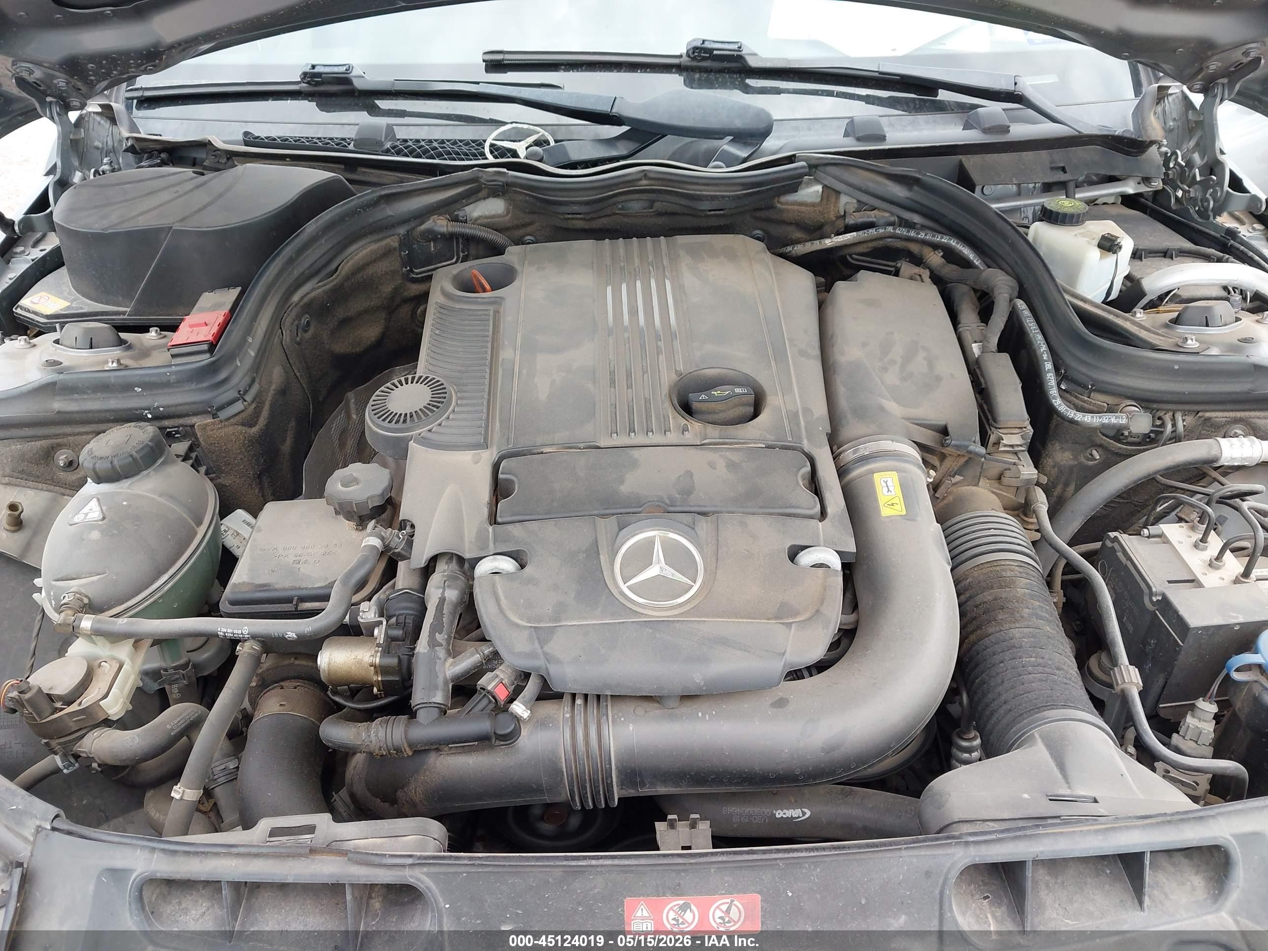 2013 Mercedes-benz C 250 Sport Серый vin: WDDGF4HB0DR292007