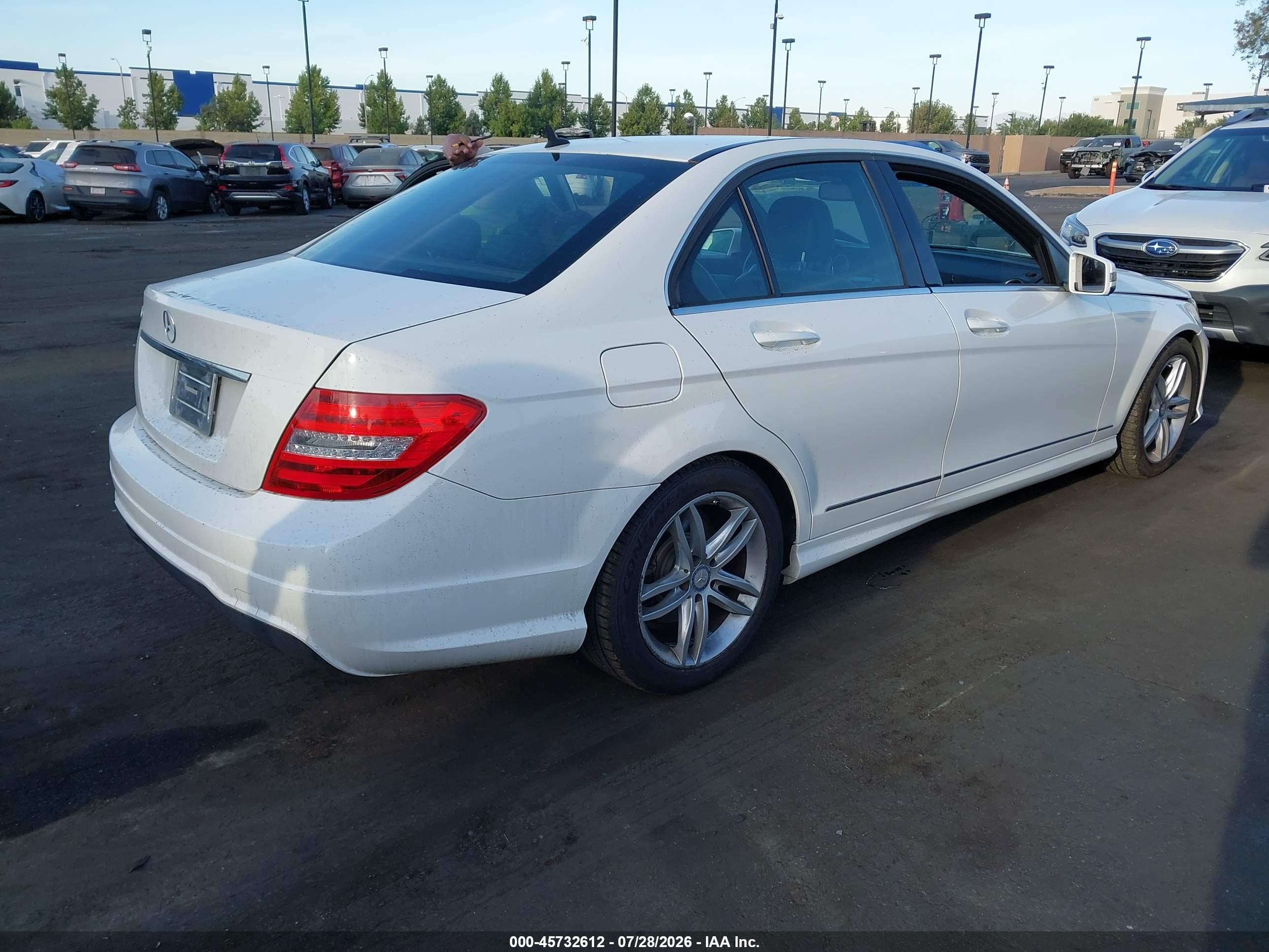2014 Mercedes-benz C 250 Sport White vin: WDDGF4HB0EA914461