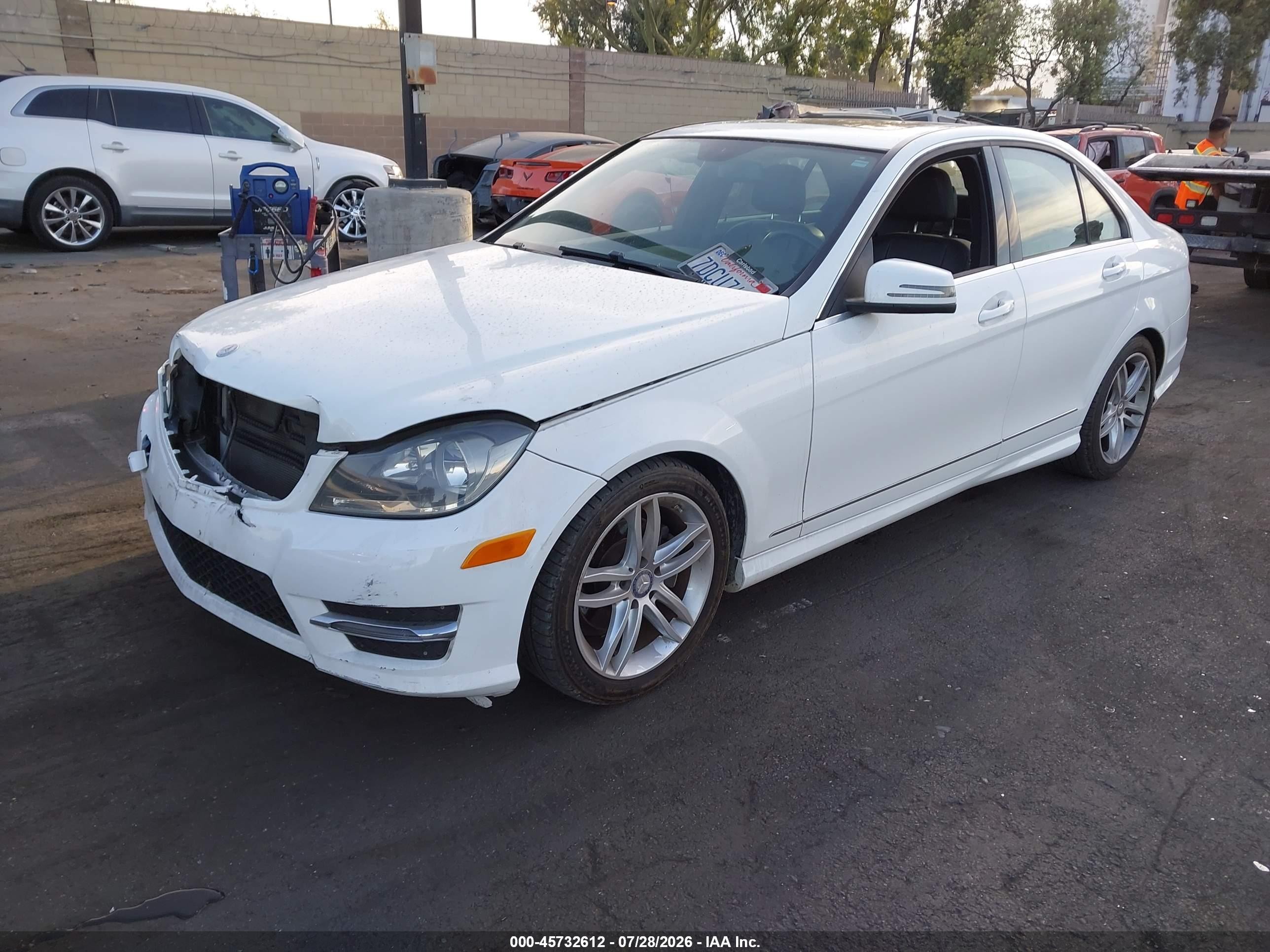 2014 Mercedes-benz C 250 Sport White vin: WDDGF4HB0EA914461