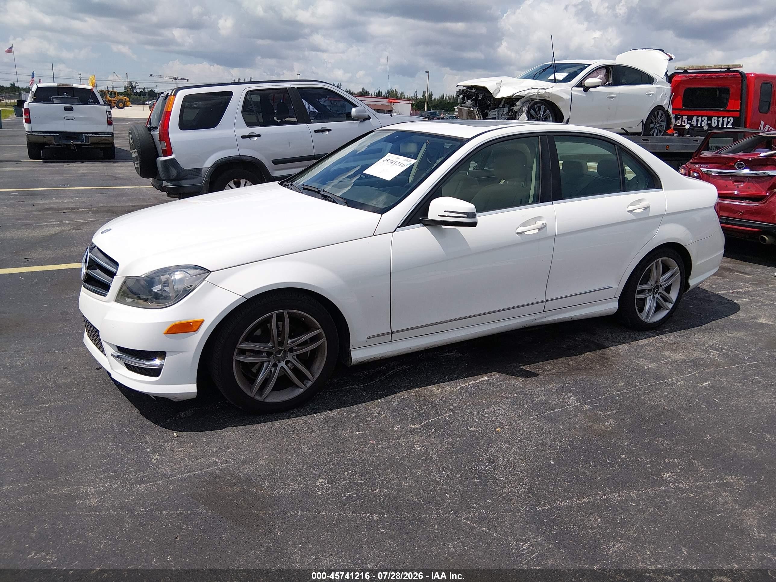 2014 Mercedes-benz C 250 Sport White vin: WDDGF4HB0EA937271
