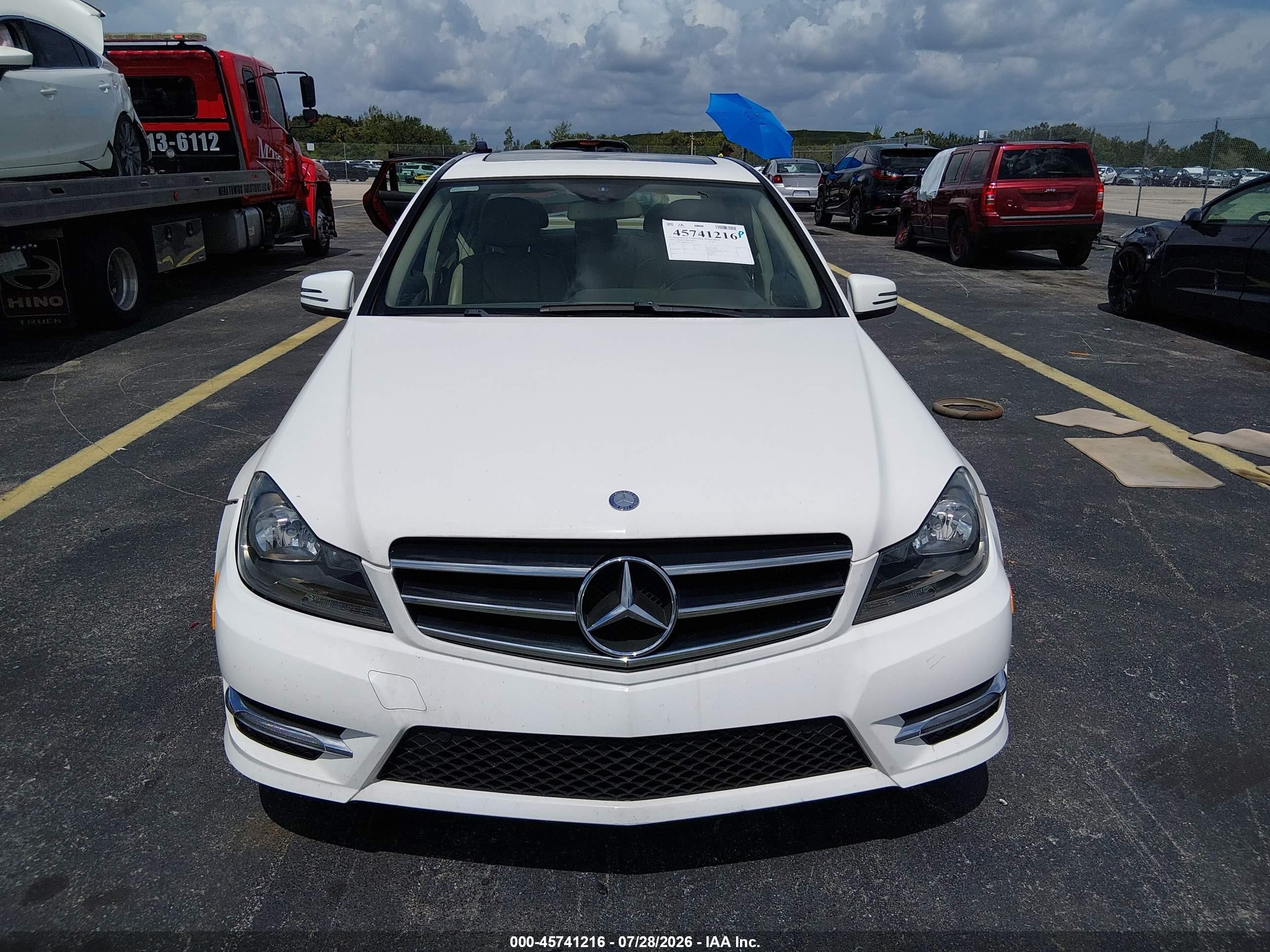 2014 Mercedes-benz C 250 Sport White vin: WDDGF4HB0EA937271