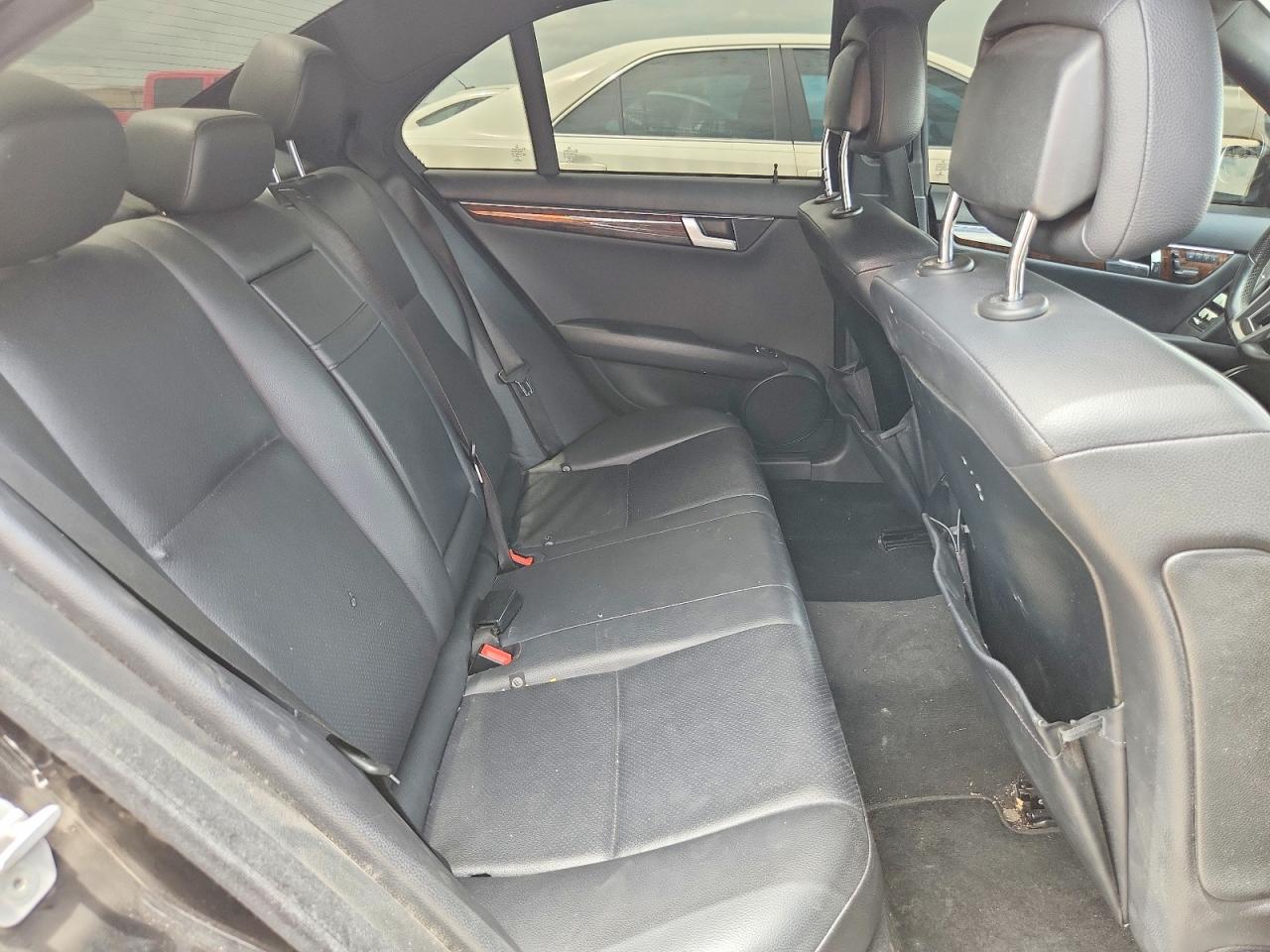 2014 Mercedes-benz C 250 Черный vin: WDDGF4HB0EA937920