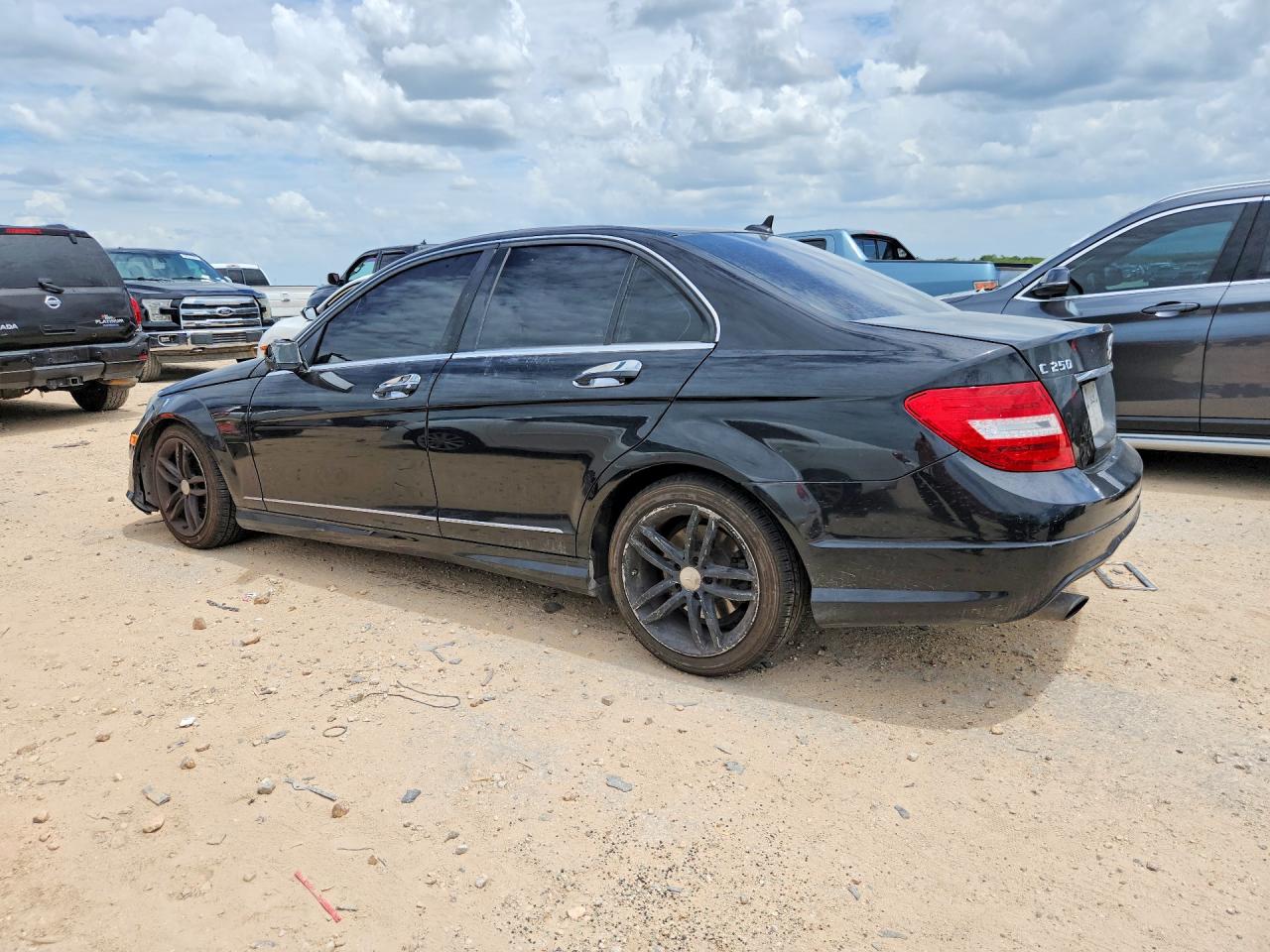 2014 Mercedes-benz C 250 Черный vin: WDDGF4HB0EA937920