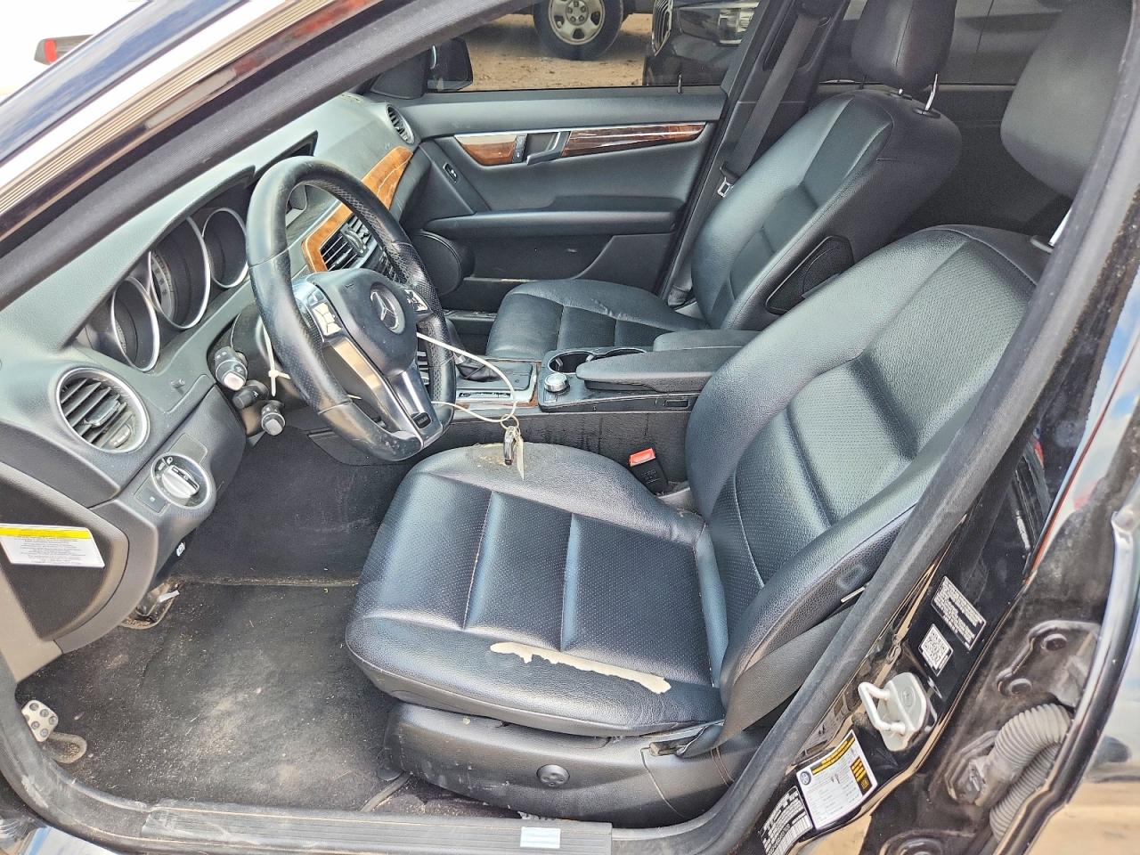 2014 Mercedes-benz C 250 Черный vin: WDDGF4HB0EA937920