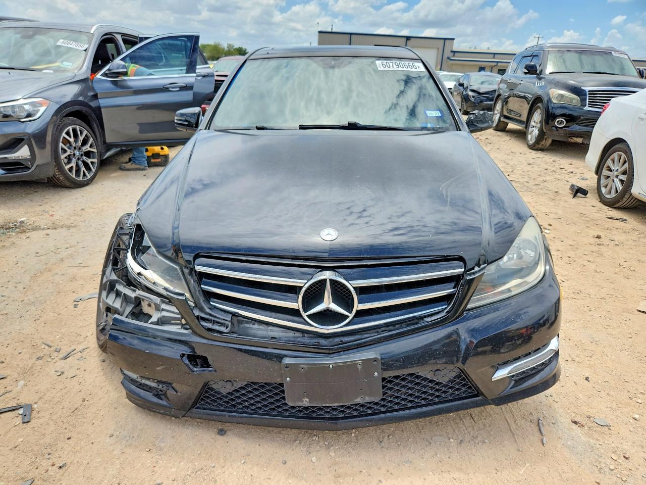 2014 Mercedes-benz C 250 Черный vin: WDDGF4HB0EA937920