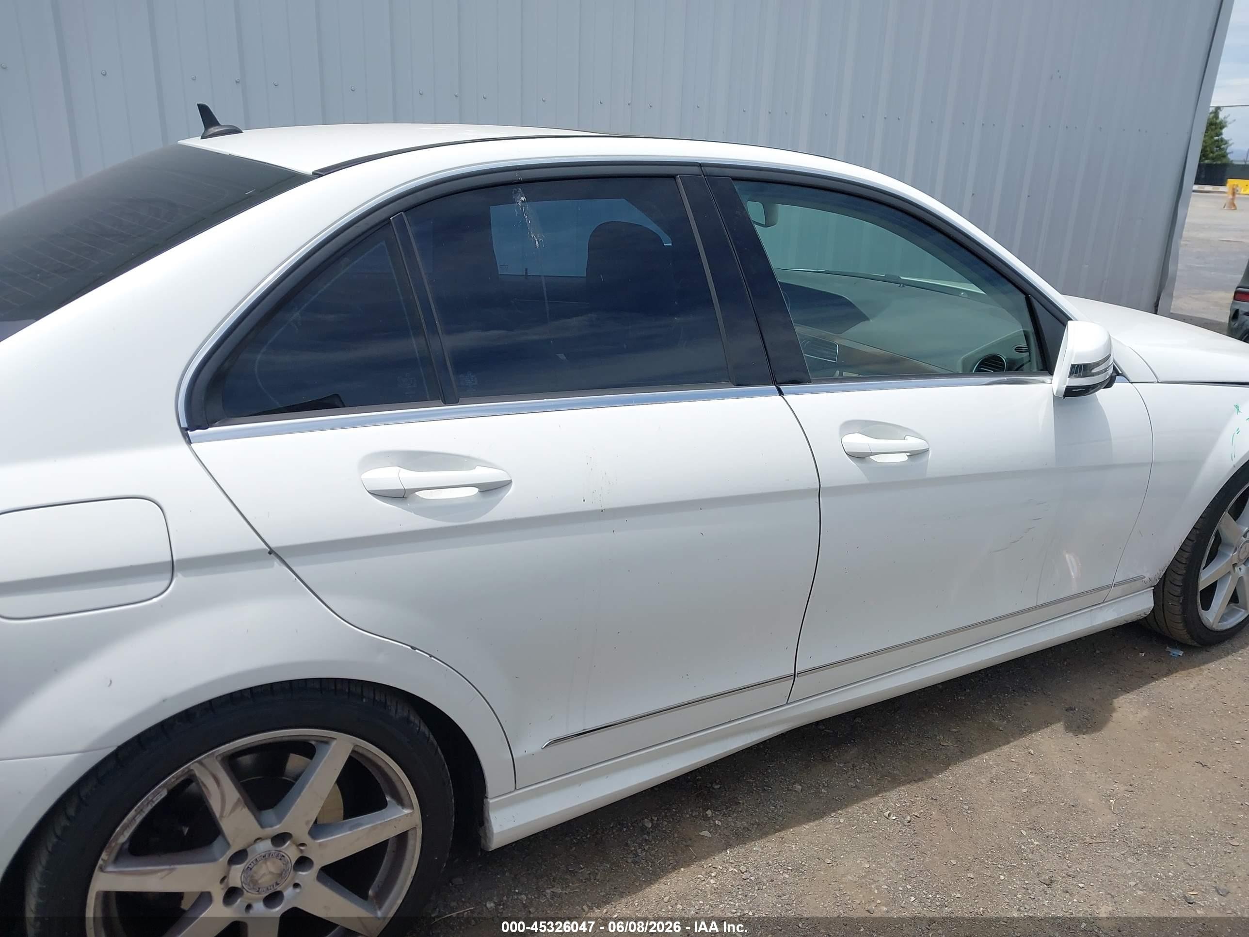 2014 Mercedes-benz C 250 Sport White vin: WDDGF4HB0EA943104