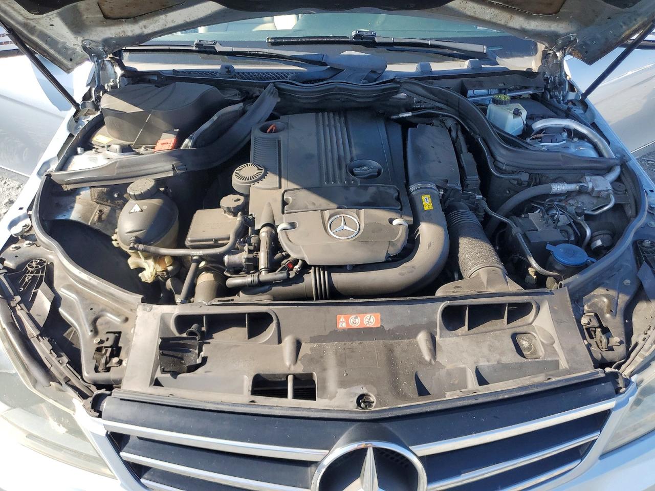 2014 Mercedes-benz C 250 Silver vin: WDDGF4HB0EA948092