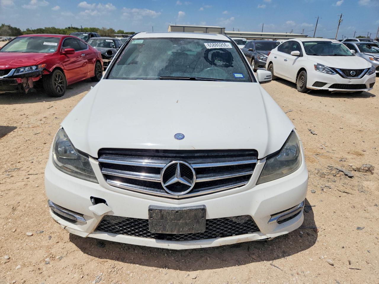 2014 Mercedes-benz C 250 White vin: WDDGF4HB0EA957746