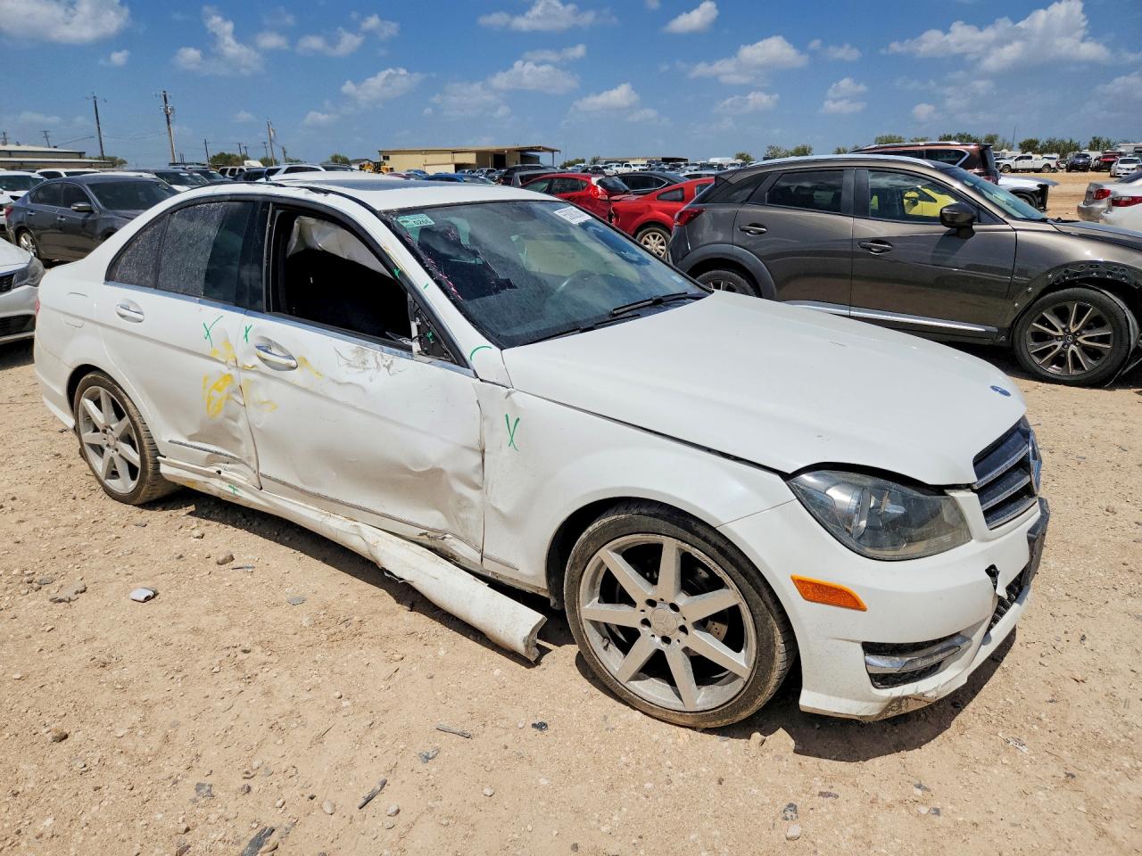 2014 Mercedes-benz C 250 White vin: WDDGF4HB0EA957746