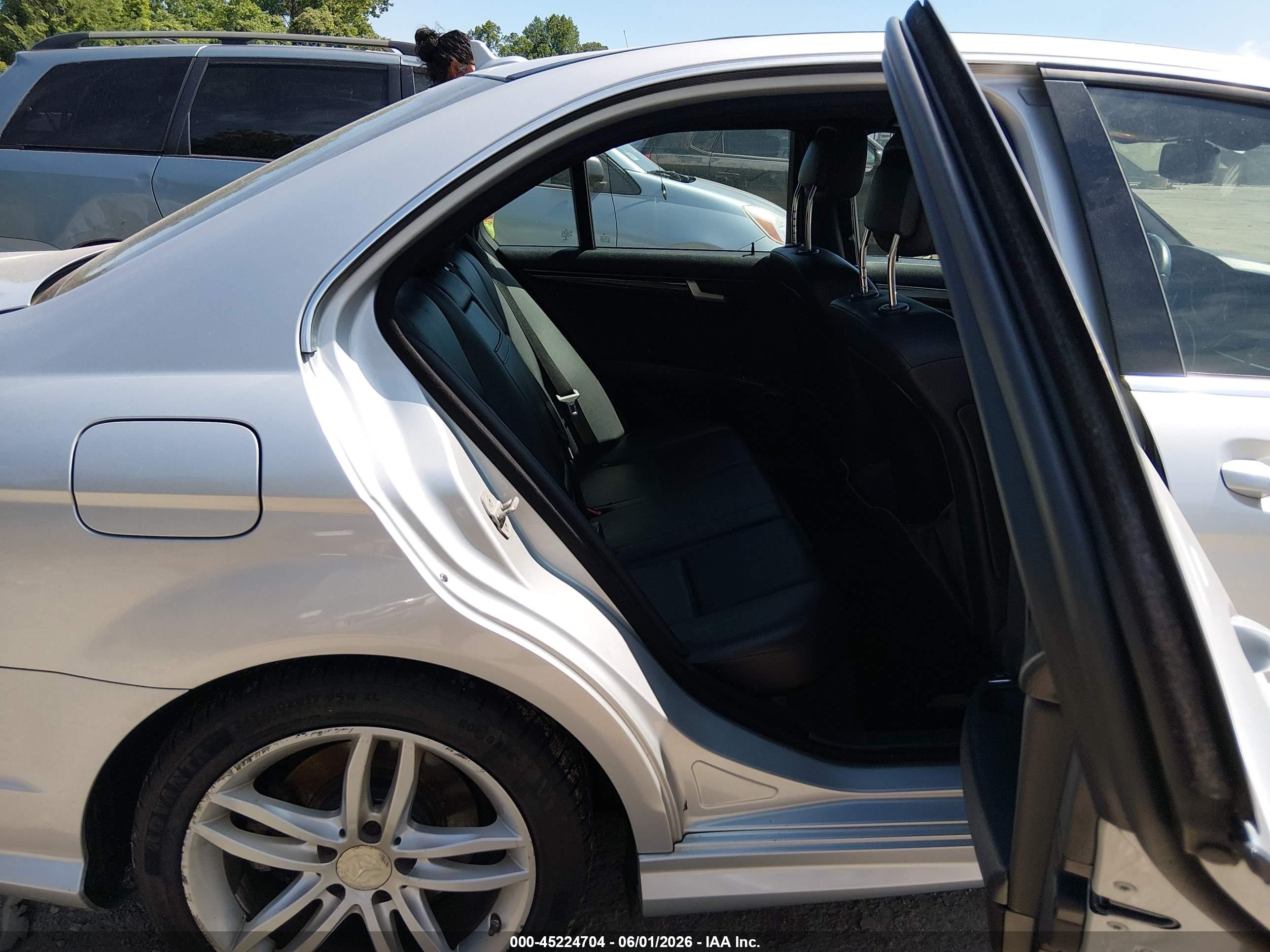 2014 Mercedes-benz C 250 Sport White vin: WDDGF4HB0EG223394