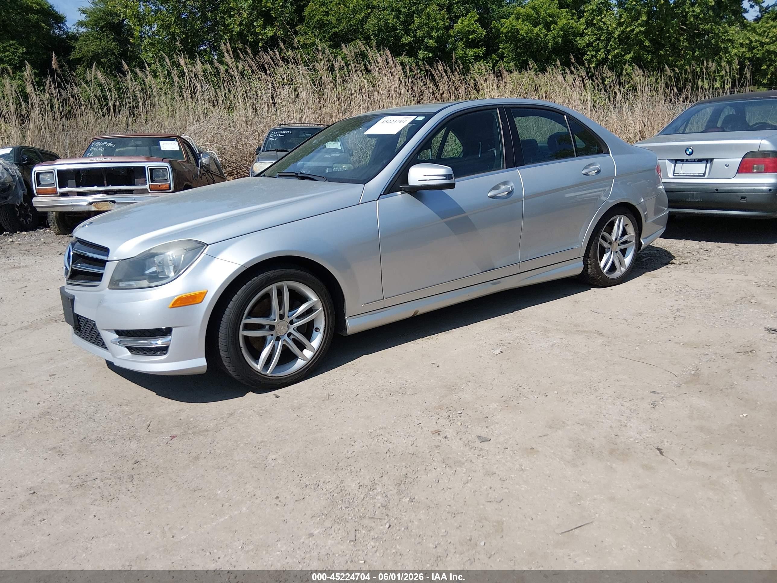 2014 Mercedes-benz C 250 Sport White vin: WDDGF4HB0EG223394