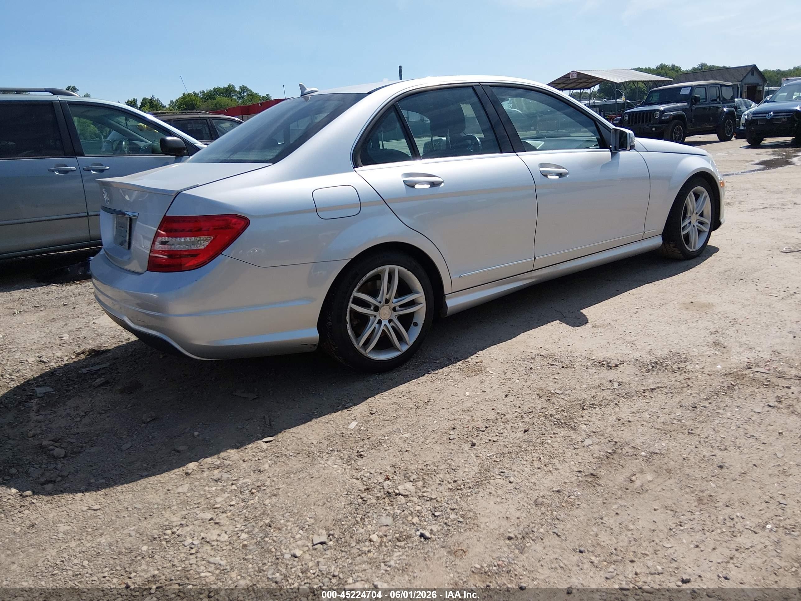 2014 Mercedes-benz C 250 Sport White vin: WDDGF4HB0EG223394