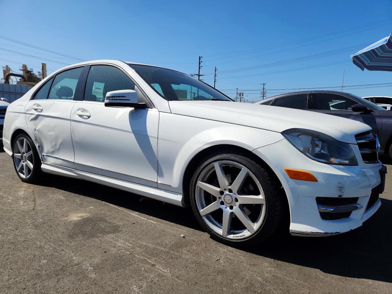 2014 Mercedes-benz C 250 White vin: WDDGF4HB0EG242799