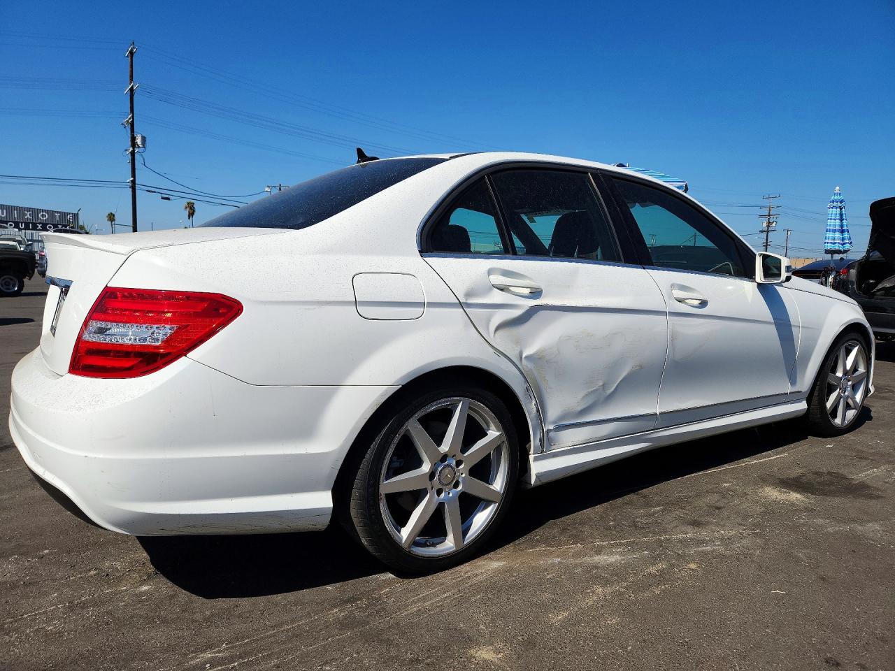 2014 Mercedes-benz C 250 White vin: WDDGF4HB0EG242799