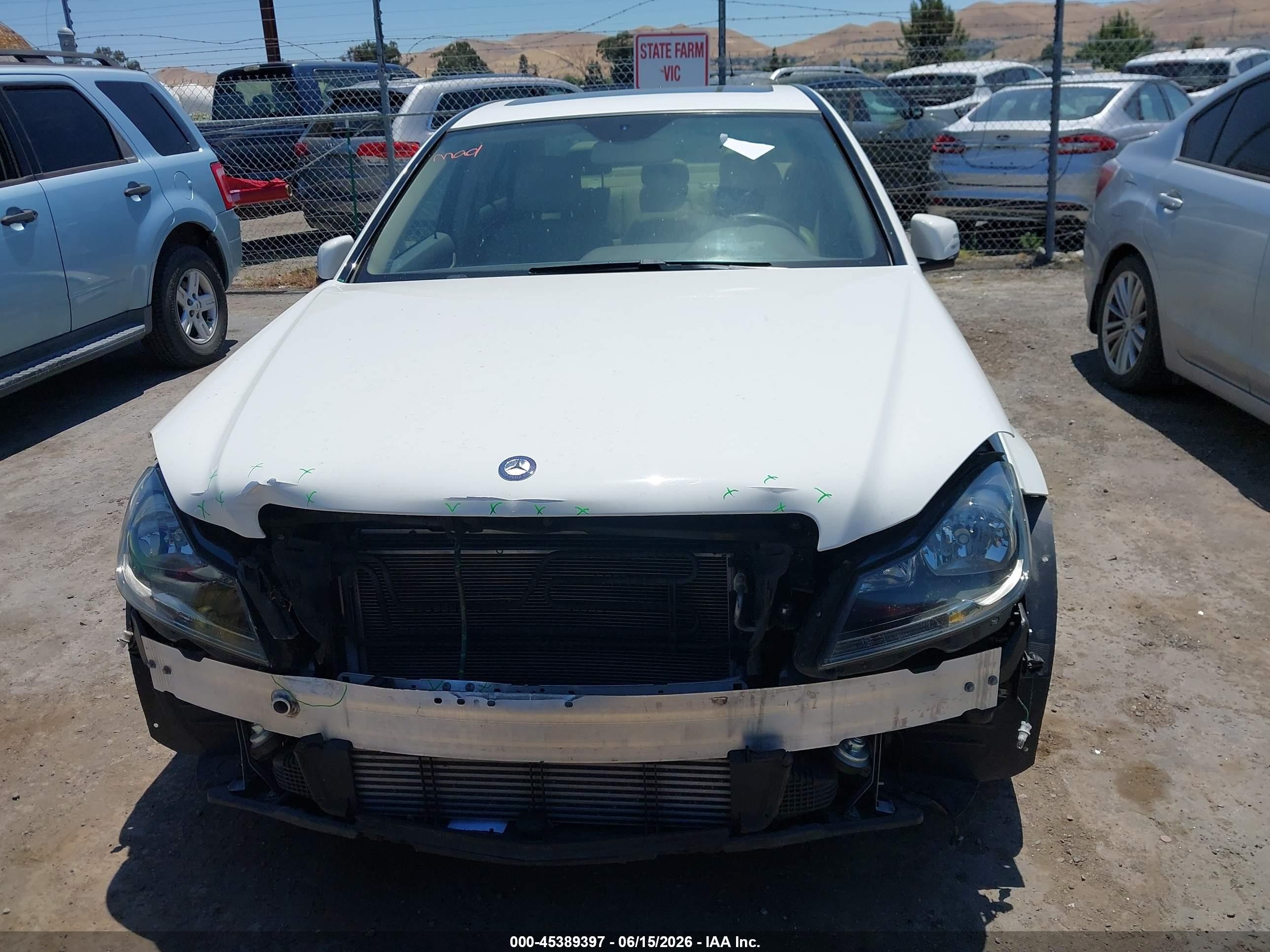 2014 Mercedes-benz C 250 Sport White vin: WDDGF4HB0EG245184