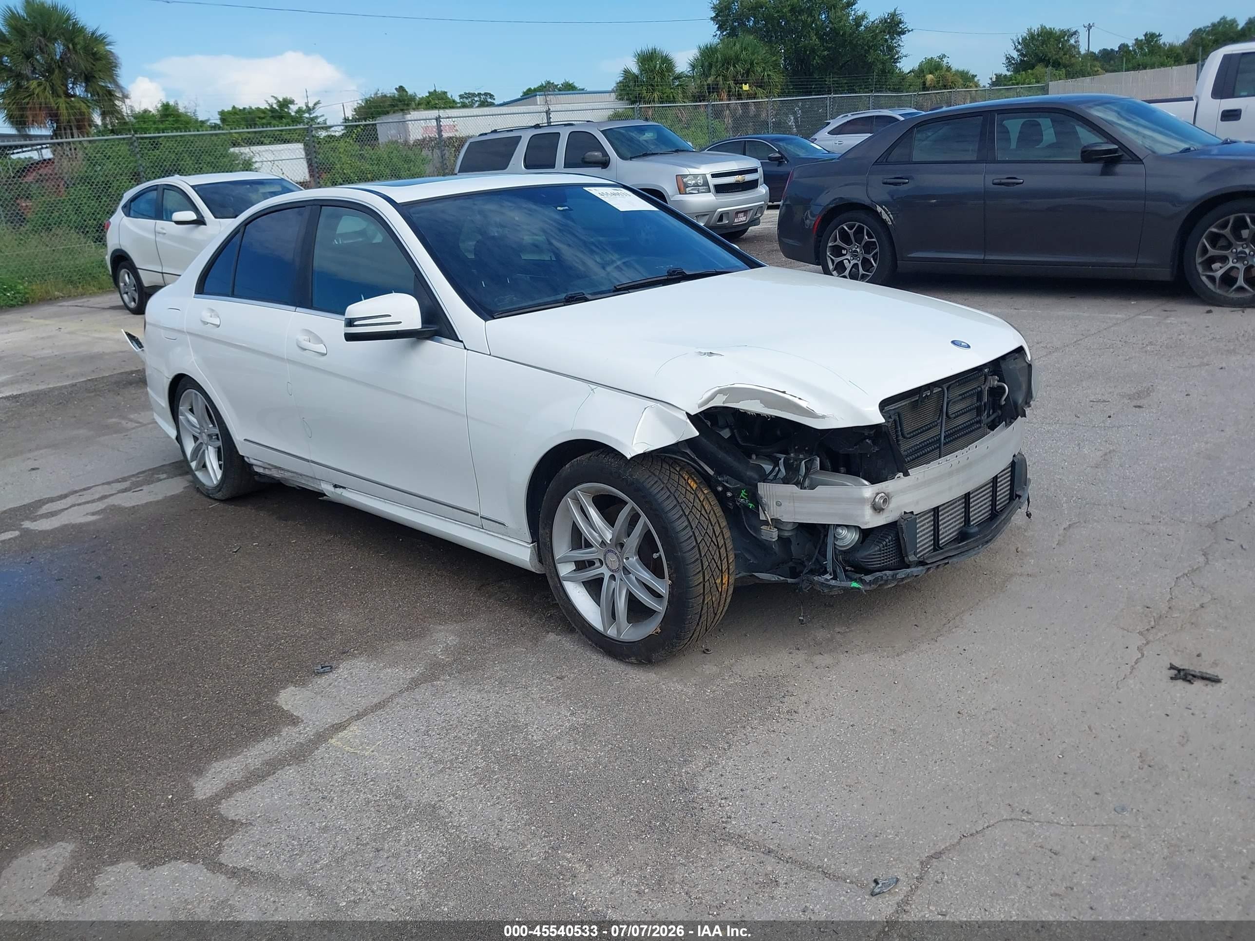 2014 Mercedes-benz C 250 Sport White vin: WDDGF4HB0EG253687