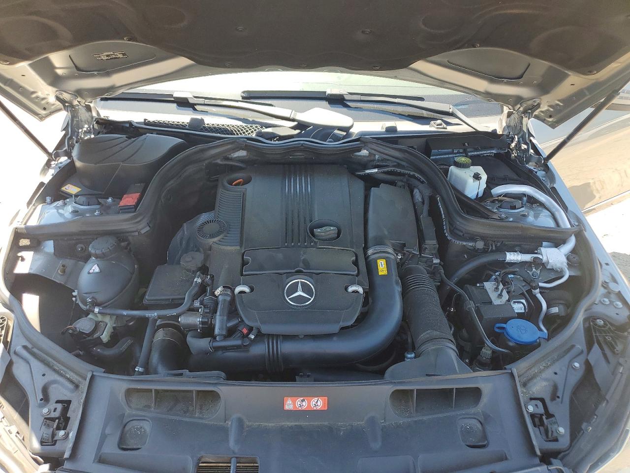 2014 Mercedes-benz C 250 Silver vin: WDDGF4HB0ER306036