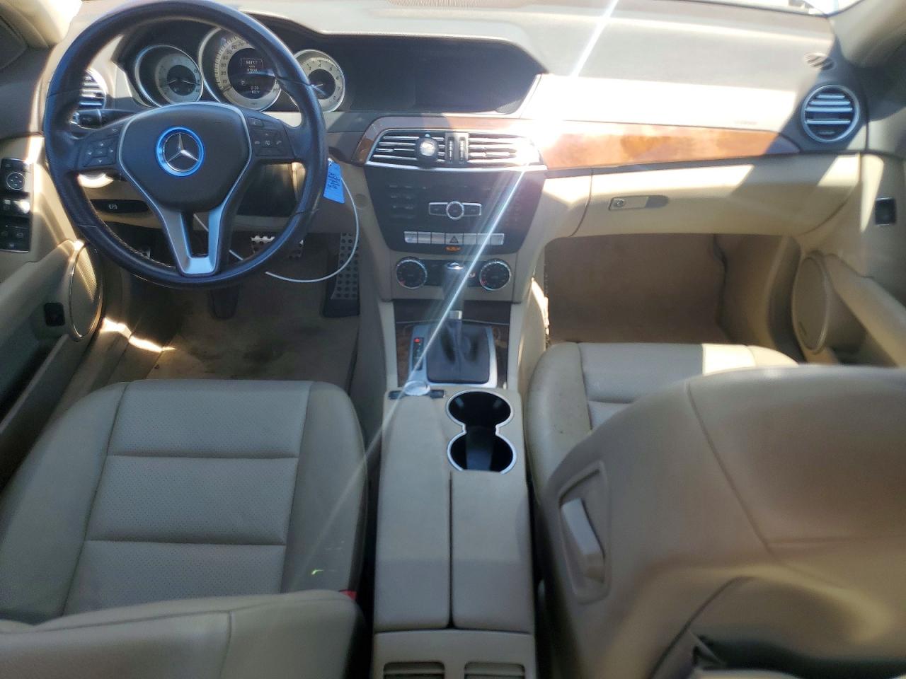 2014 Mercedes-benz C 250 Silver vin: WDDGF4HB0ER306036