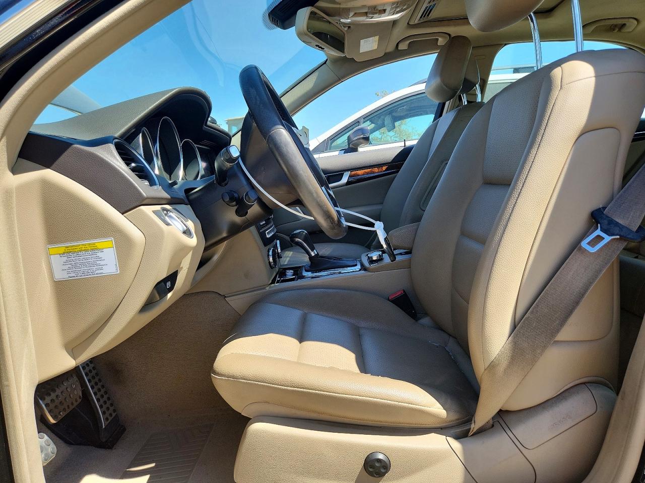 2014 Mercedes-benz C 250 Black vin: WDDGF4HB0ER306389