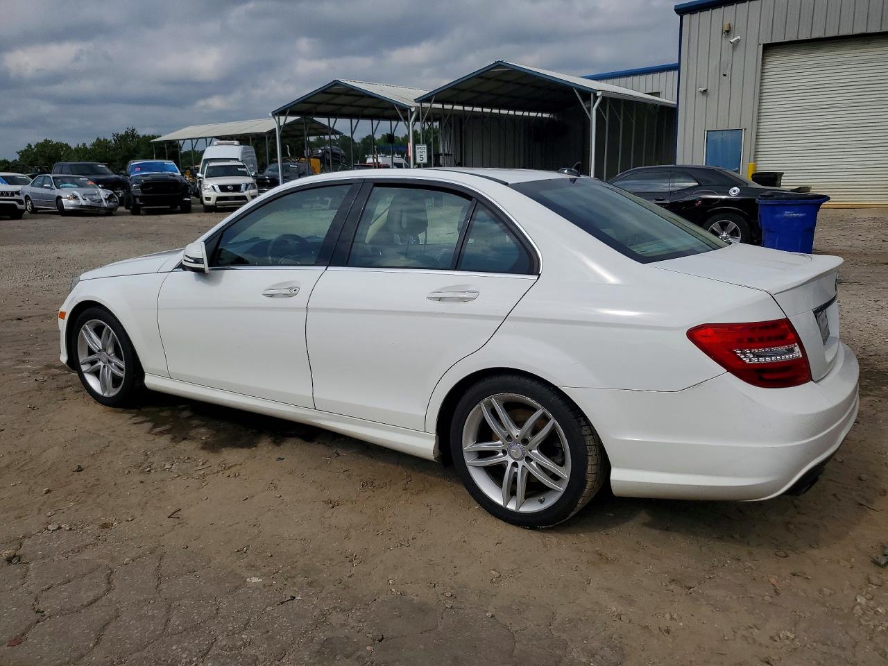 2014 Mercedes-benz C 250 White vin: WDDGF4HB0ER315156