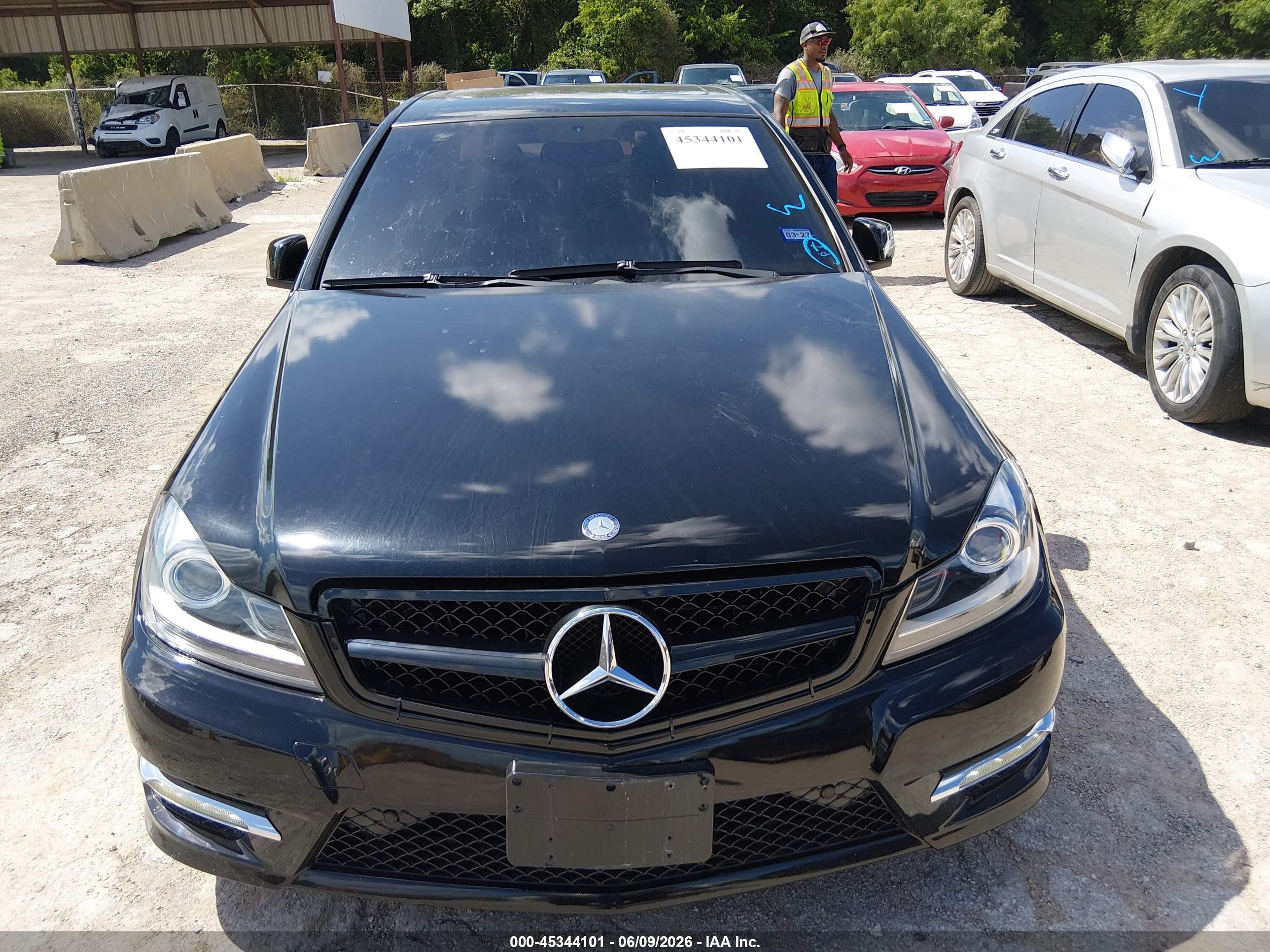2012 Mercedes-benz C 250 Luxury/sport Black vin: WDDGF4HB1CA599652