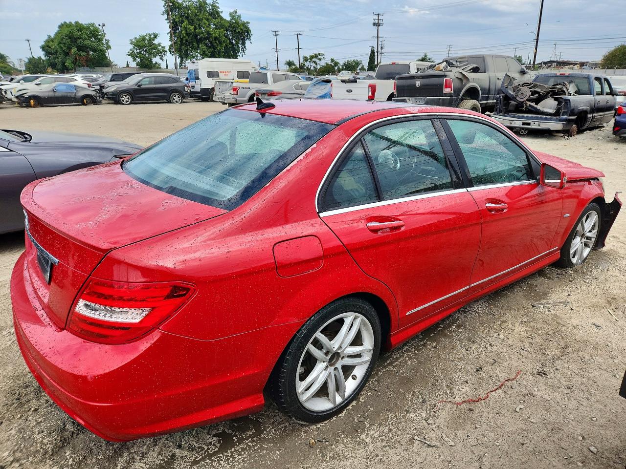 2012 Mercedes-benz C 250 Red vin: WDDGF4HB1CA606521