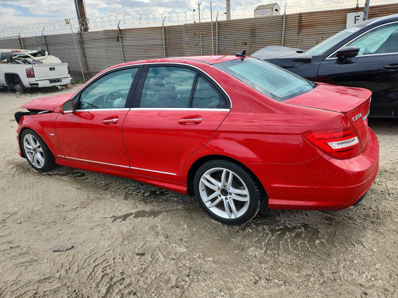 2012 Mercedes-benz C 250 Red vin: WDDGF4HB1CA606521