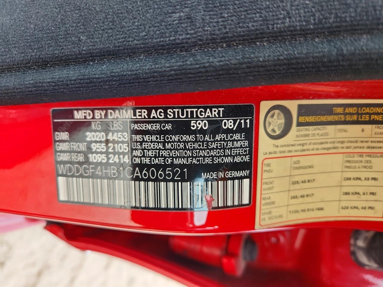2012 Mercedes-benz C 250 Red vin: WDDGF4HB1CA606521