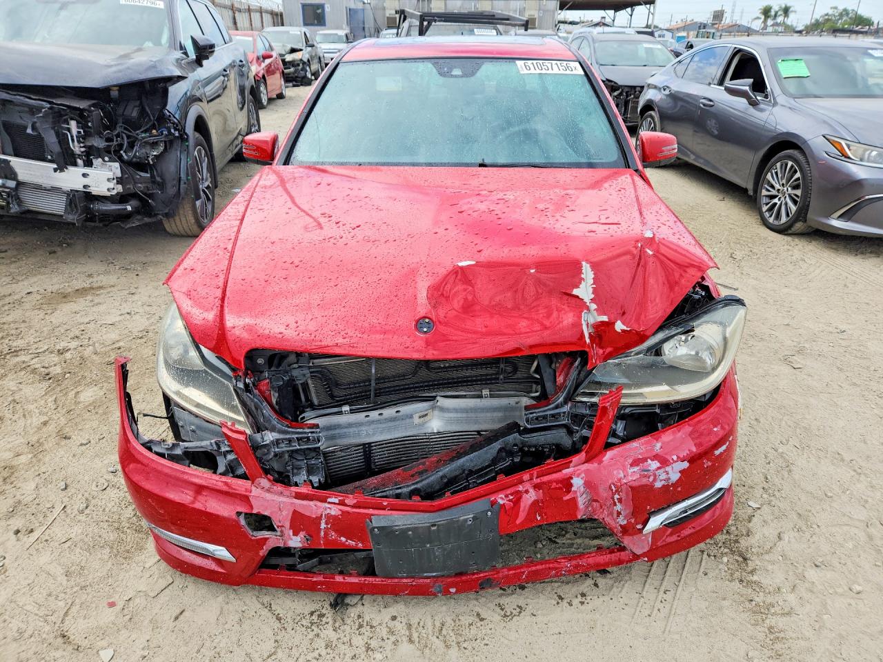 2012 Mercedes-benz C 250 Red vin: WDDGF4HB1CA606521