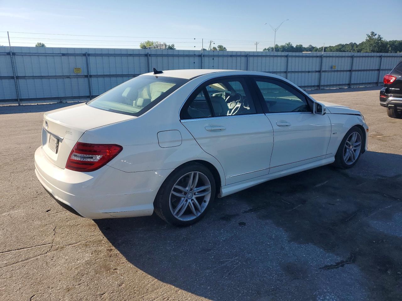 2012 Mercedes-benz C 250 White vin: WDDGF4HB1CA621942