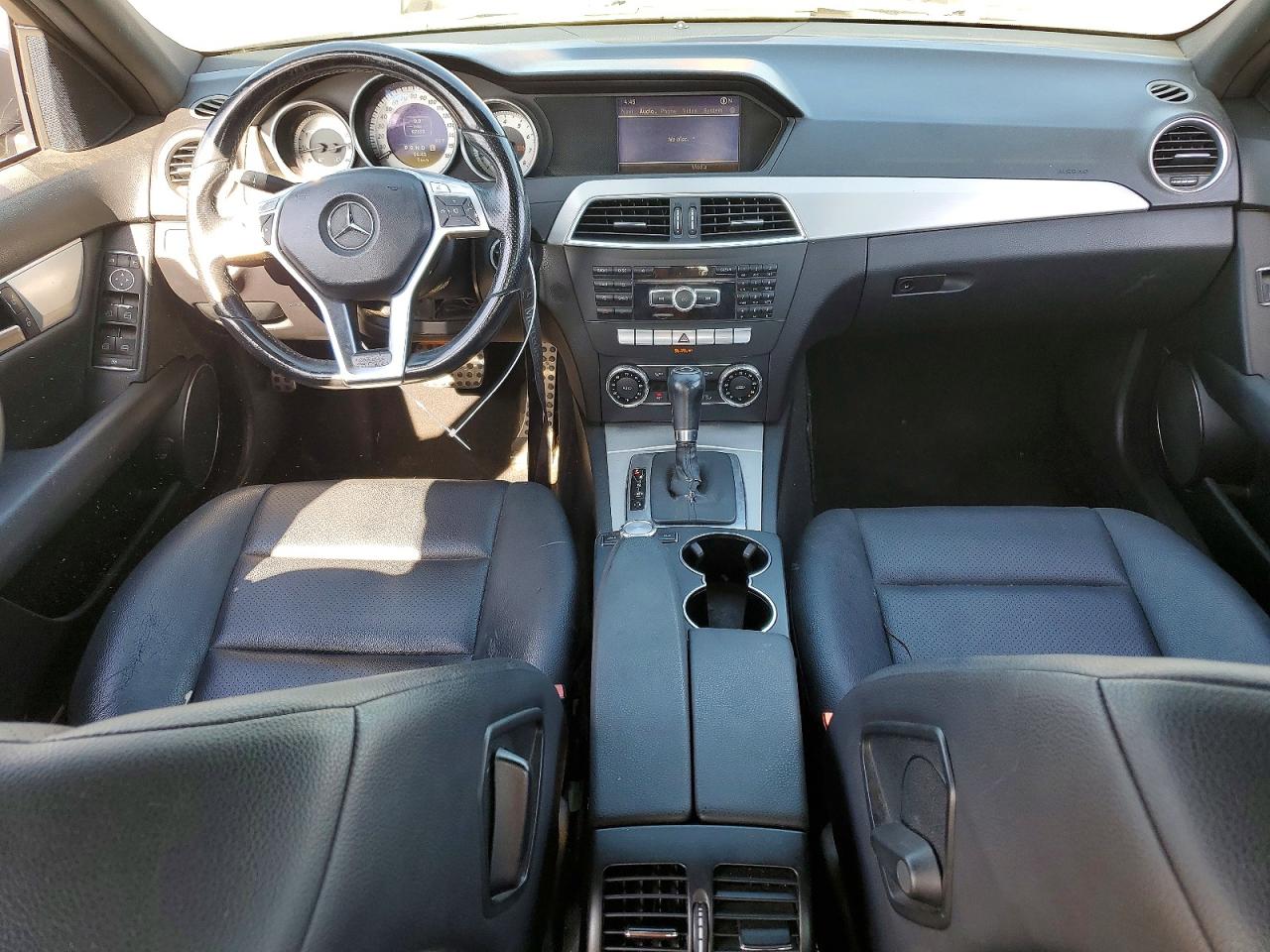 2012 Mercedes-benz C 250 Silver vin: WDDGF4HB1CR194392