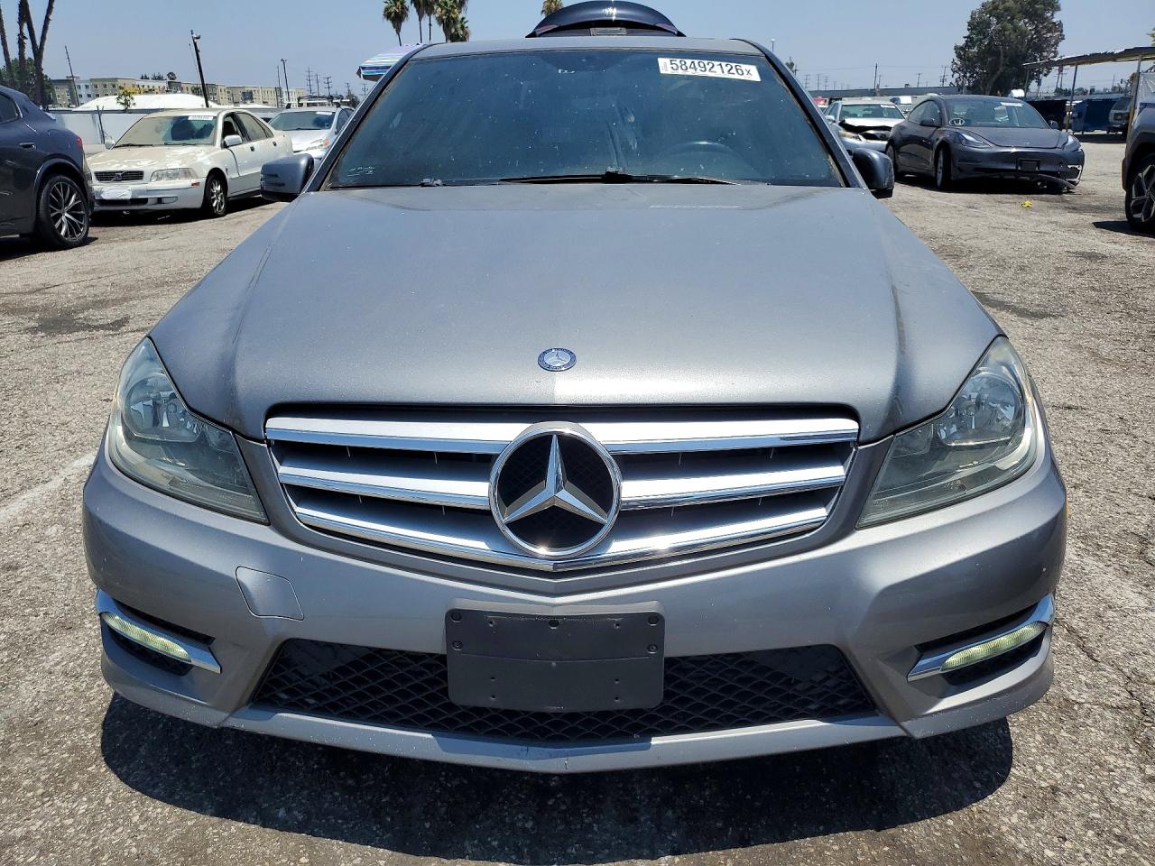 2012 Mercedes-benz C 250 Серый vin: WDDGF4HB1CR216486