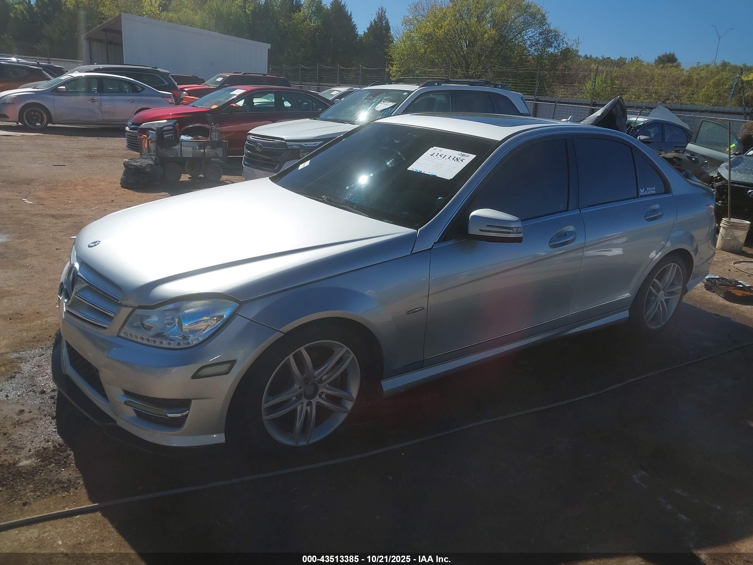 2012 Mercedes-benz C 250 Luxury/sport Серебряный vin: WDDGF4HB1CR223129