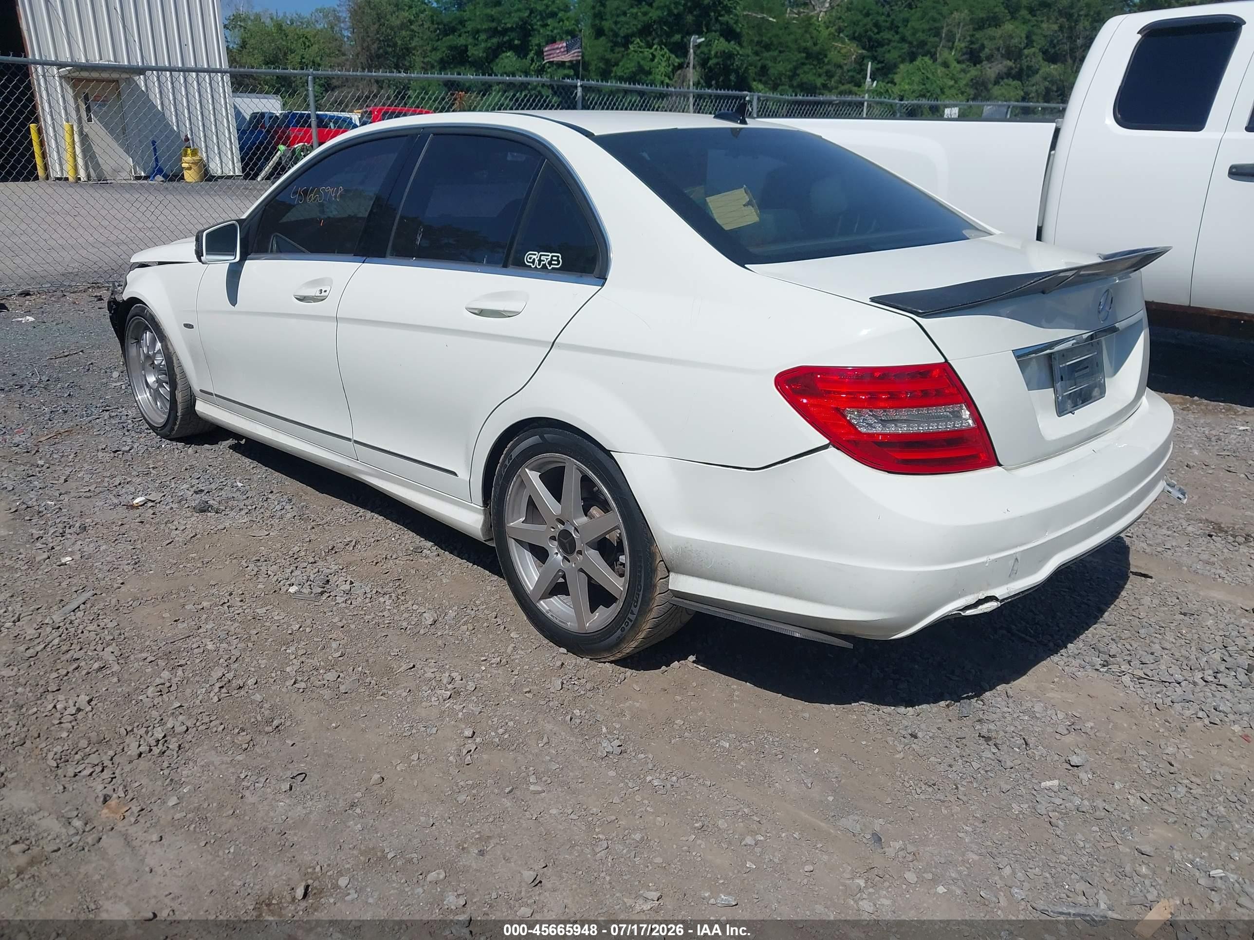 2012 Mercedes-benz C 250 Sport White vin: WDDGF4HB1CR235359