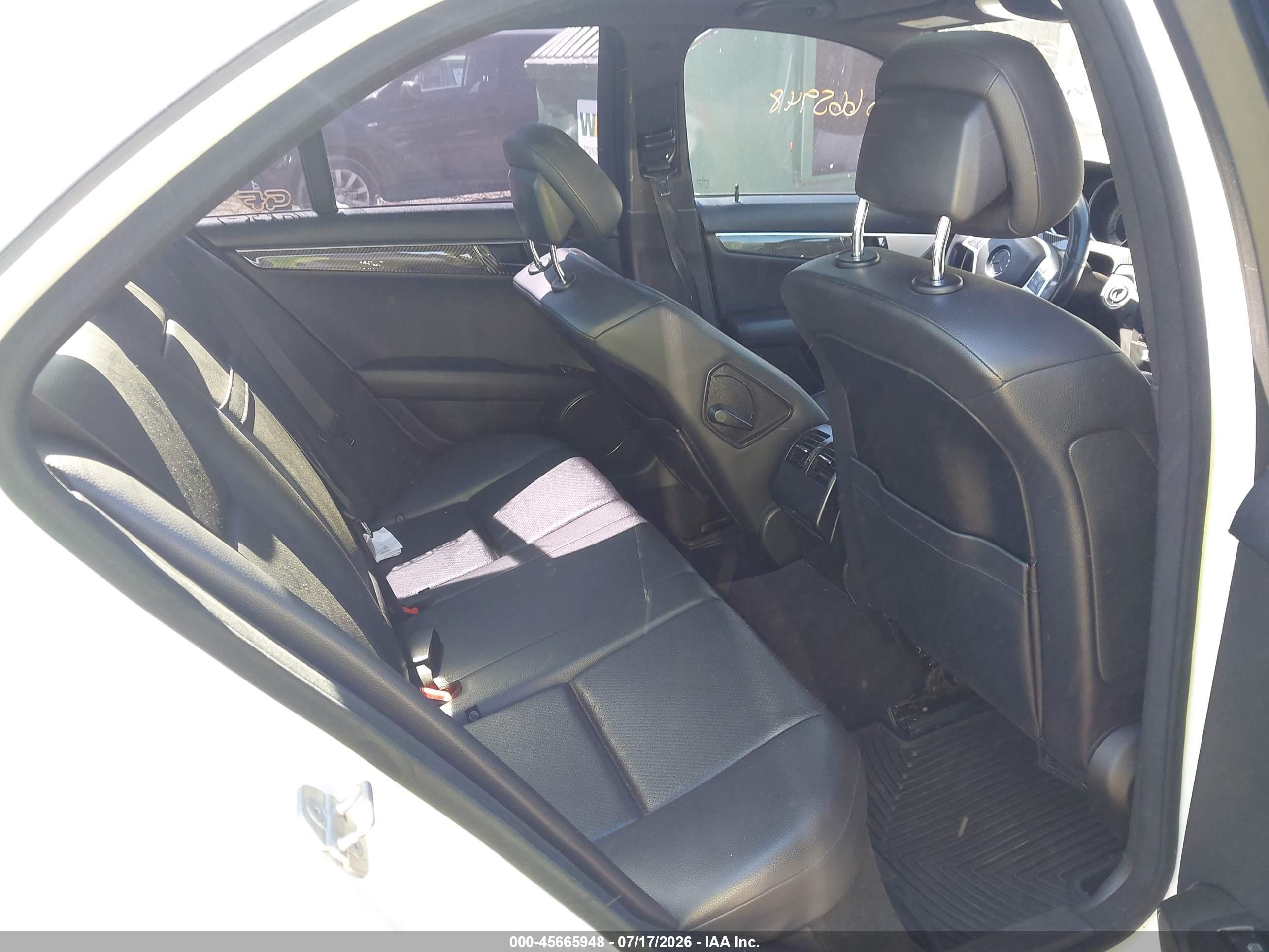 2012 Mercedes-benz C 250 Sport White vin: WDDGF4HB1CR235359