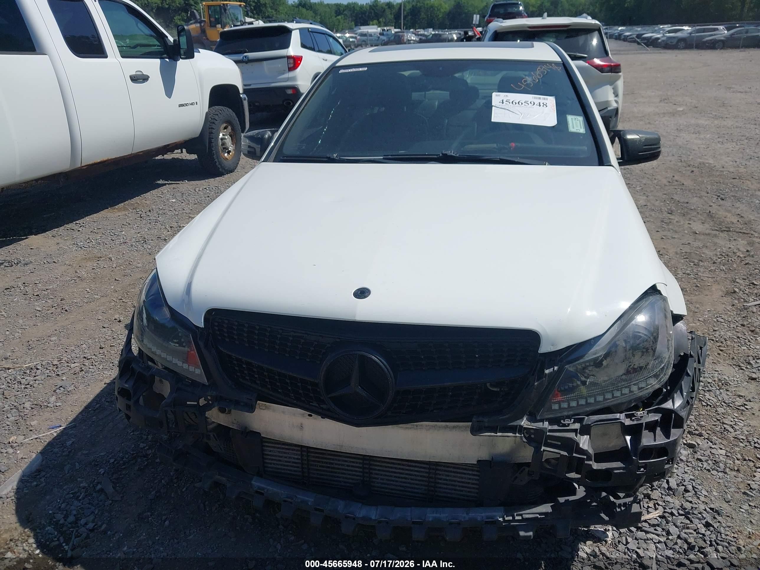 2012 Mercedes-benz C 250 Sport White vin: WDDGF4HB1CR235359