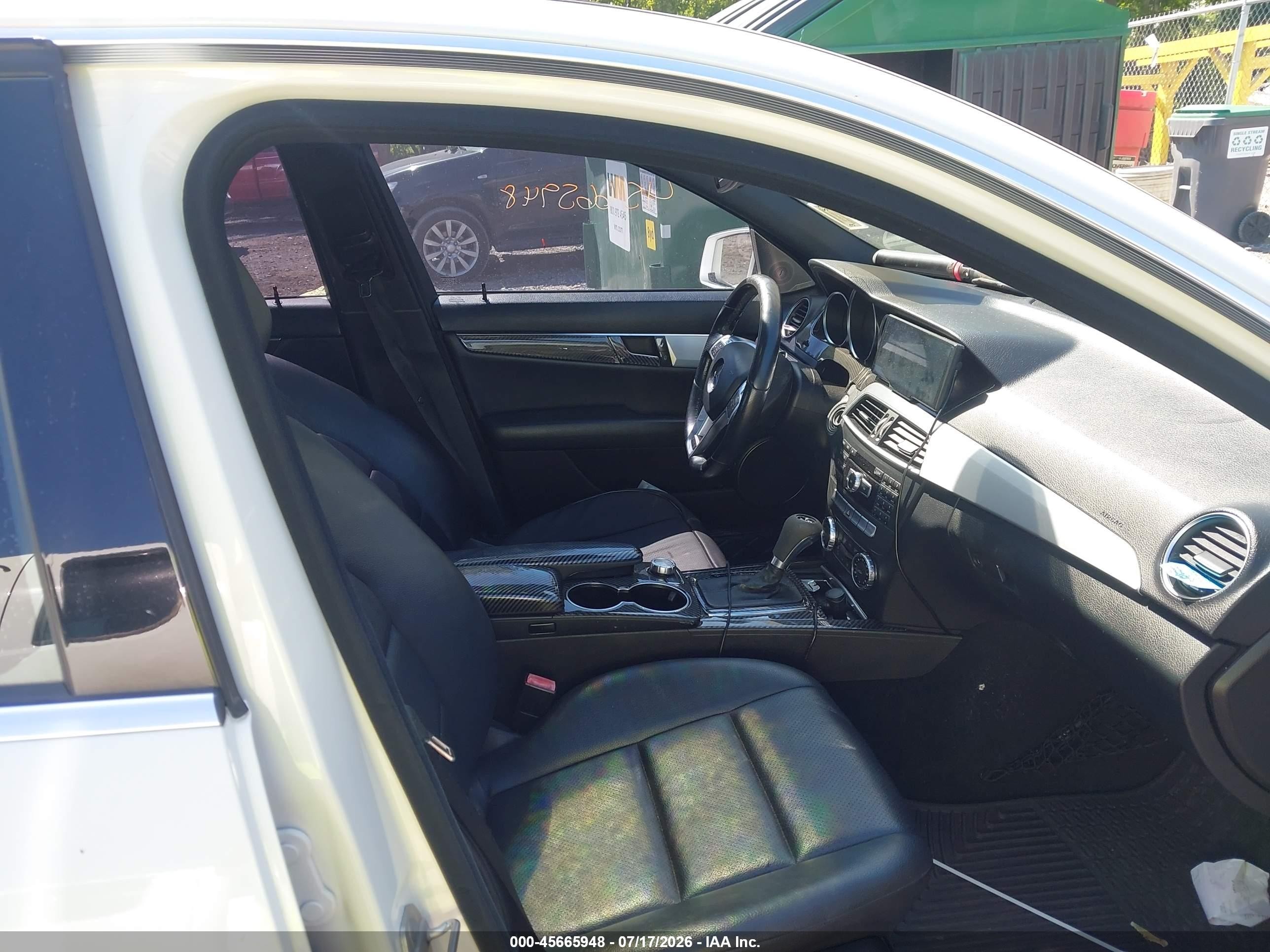 2012 Mercedes-benz C 250 Sport White vin: WDDGF4HB1CR235359