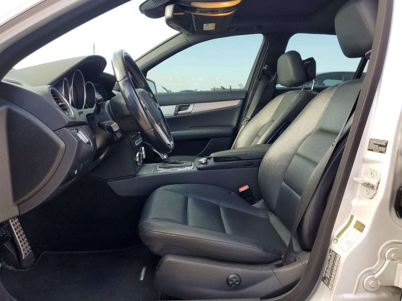2012 Mercedes-benz C 250 Silver vin: WDDGF4HB1CR236222