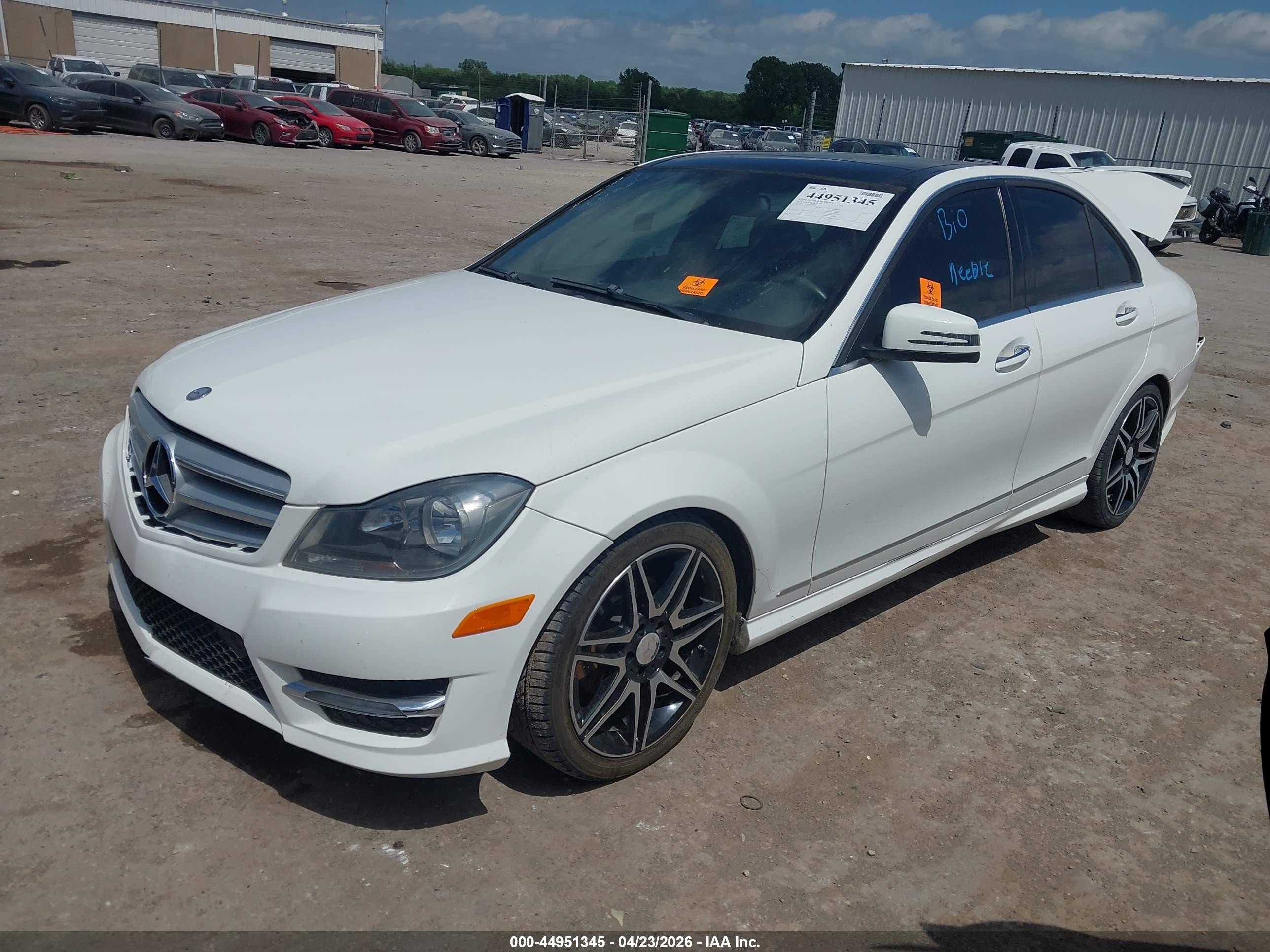2013 Mercedes-benz C 250 Sport White vin: WDDGF4HB1DA777187