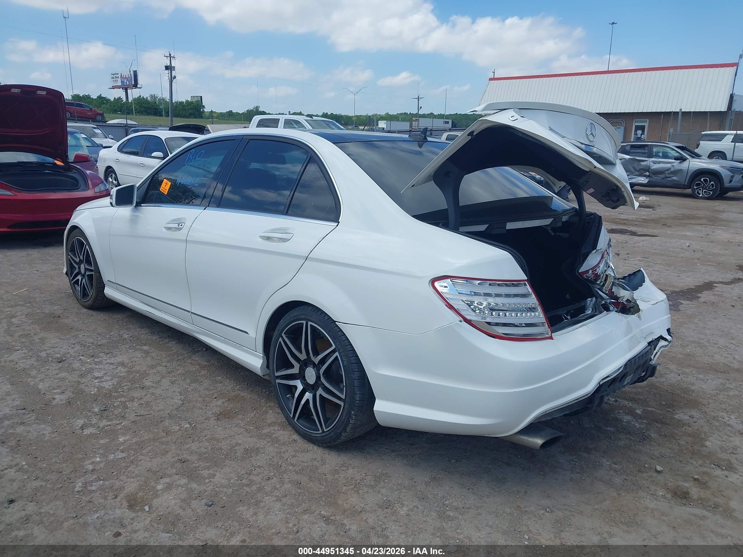 2013 Mercedes-benz C 250 Sport White vin: WDDGF4HB1DA777187