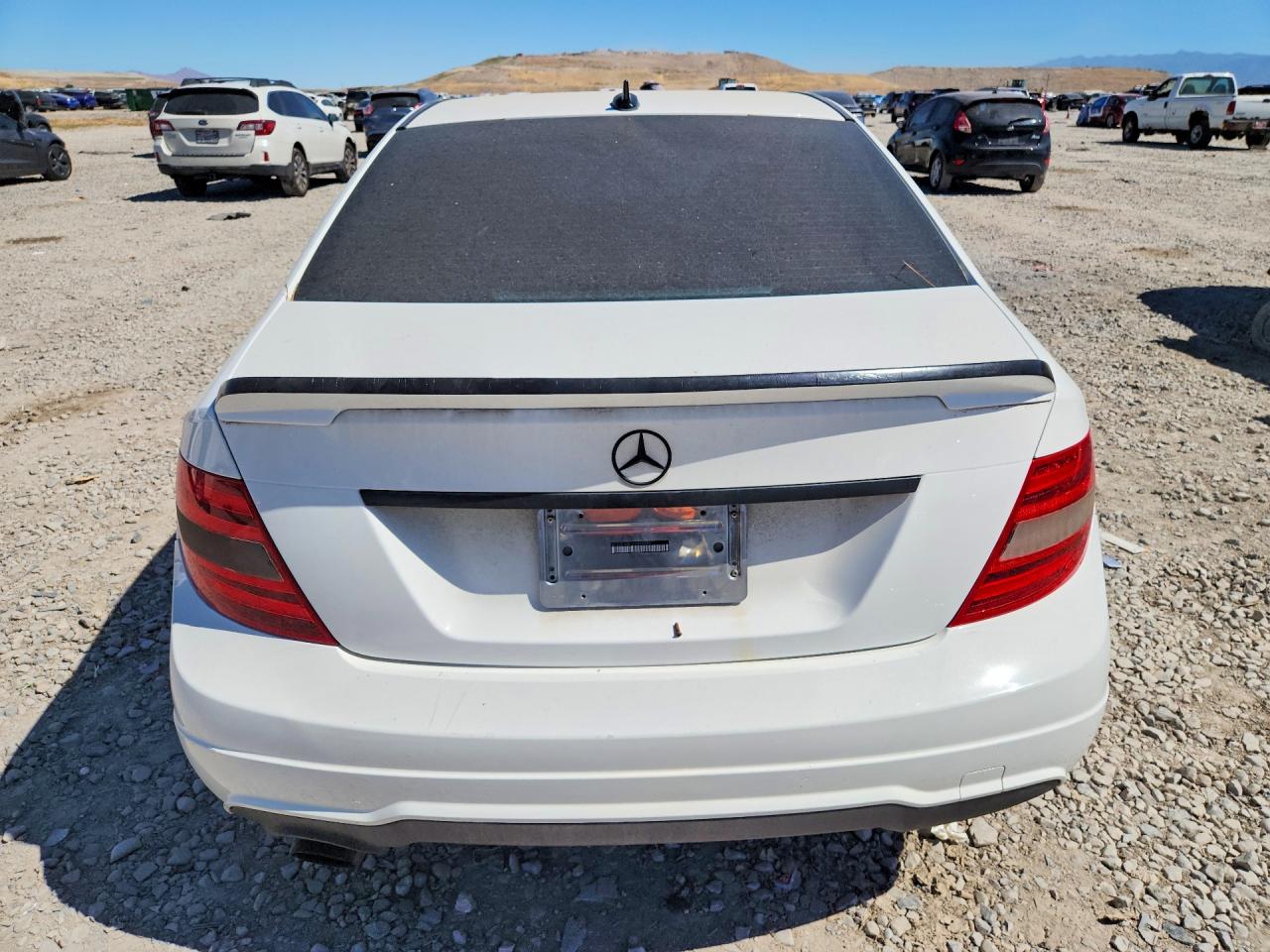 2013 Mercedes-benz C 250 White vin: WDDGF4HB1DA835945