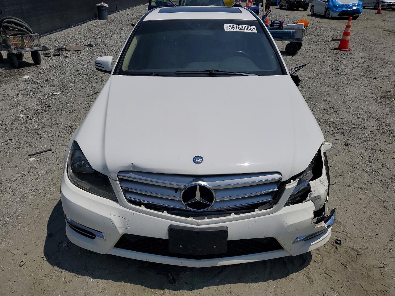 2013 Mercedes-benz C 250 White vin: WDDGF4HB1DR246797