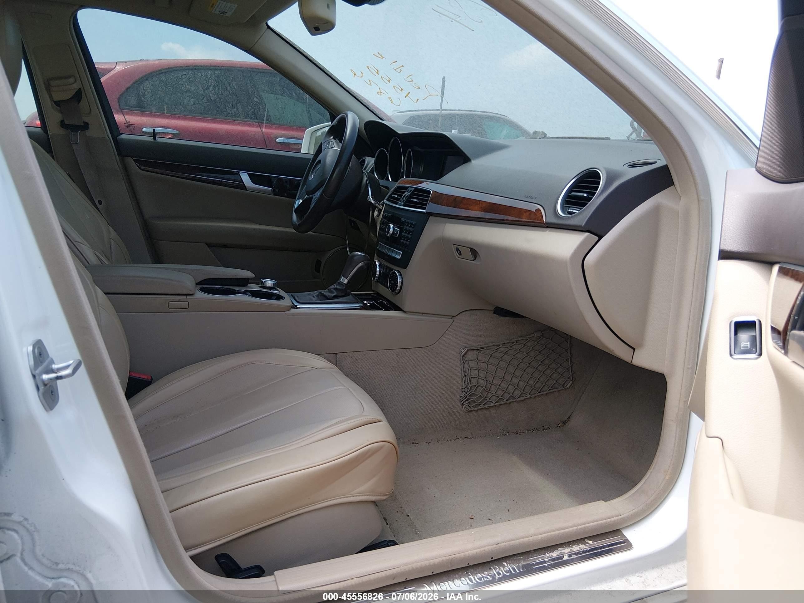 2013 Mercedes-benz C 250 Sport White vin: WDDGF4HB1DR253006