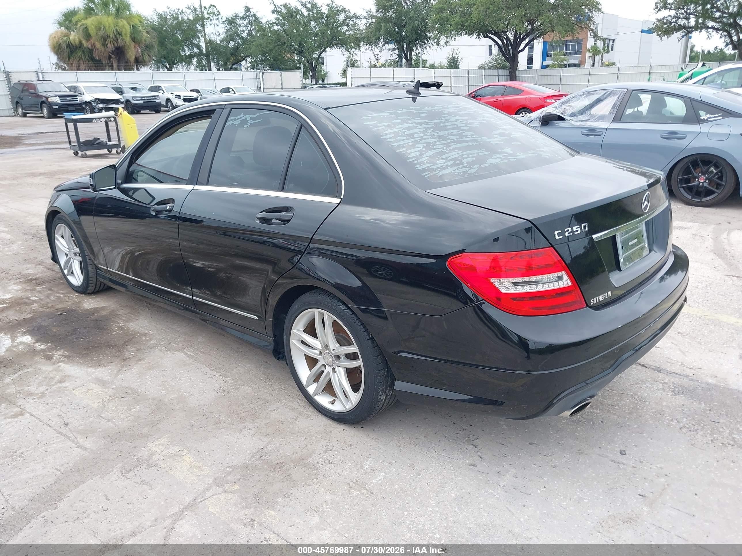 2013 Mercedes-benz C 250 Sport Черный vin: WDDGF4HB1DR256763